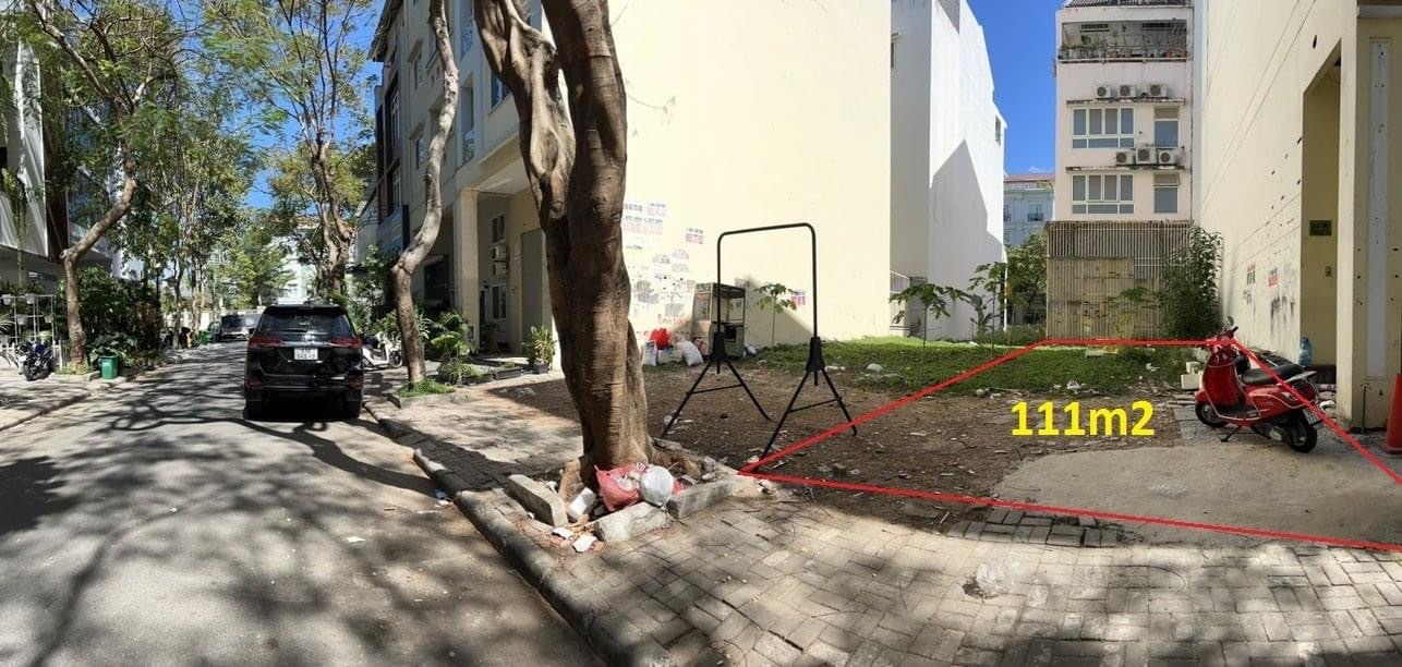 Cần bán gấp nền đất phố Kinh doanh Hưng Gia 1 - PMH. Diện tích: 6x18,5m, đường nội khu, hướng bắc. Giá chỉ: 23.9 tỷ Liên hệ: hotline Ngọc Thư xem đất