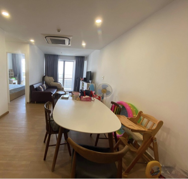 Cần bán căn hộ cao cấp Scenic Valley 1. Diện tích: 101m, view nội khu, lầu cao. Có ô đậu xe, 3 phòng ngủ, có ban công thoáng mát. Nhà đầy đủ nội thất, giá: 6,6 tỷ. Sổ hồng công chứng ngay. Liên hệ xem nhà: hotline Ngọc Thư ( zalo, viber)