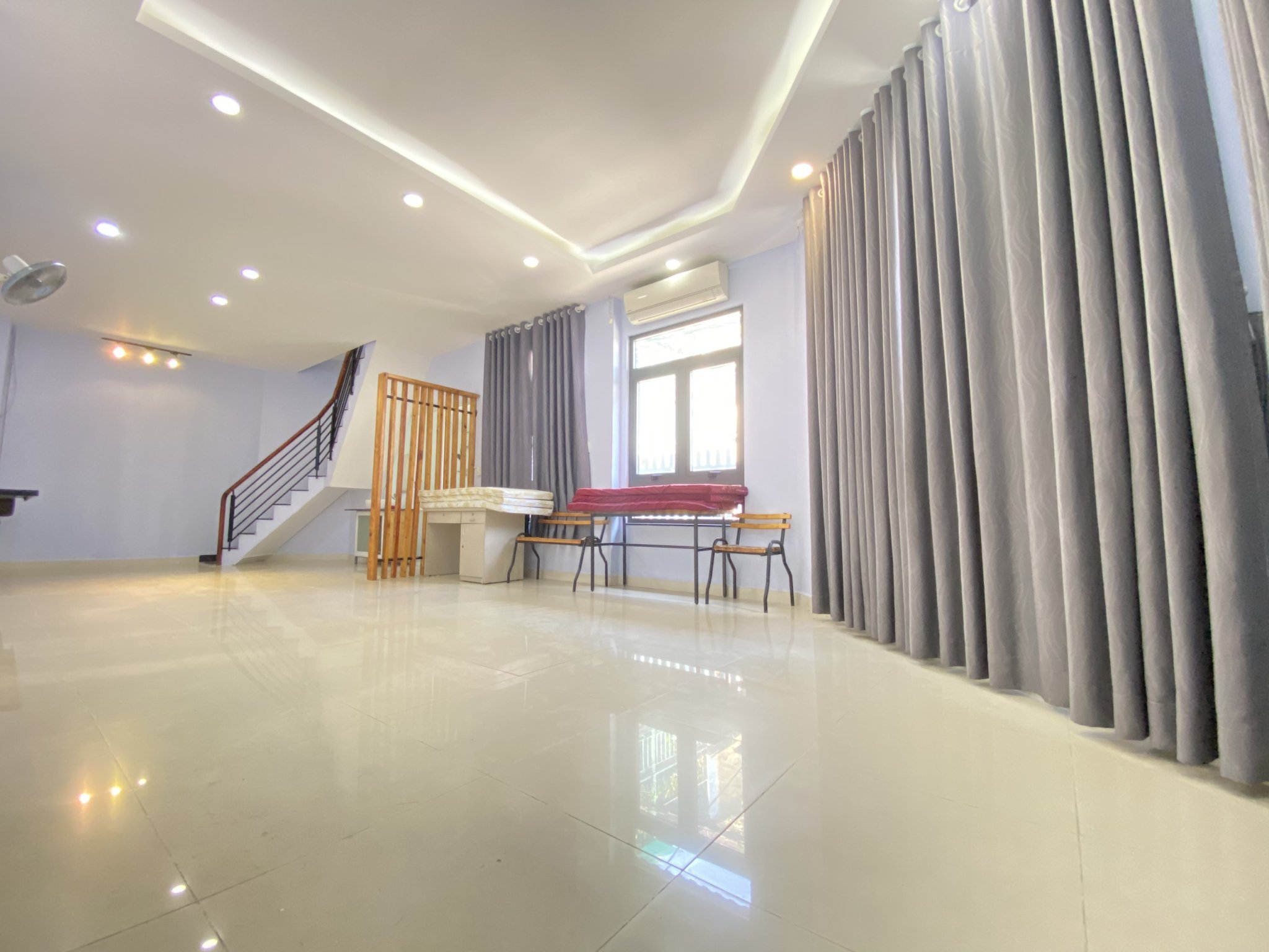 BÁN GẤP NHÀ 2 TẦNG LÔ GÓC HẺM NGUYỄN THỊ THẬP, P. BÌNH THUẬN, Q7,TP.HCM,Vui lòng liên hệ: hotline /Zalo/Viber - 1499