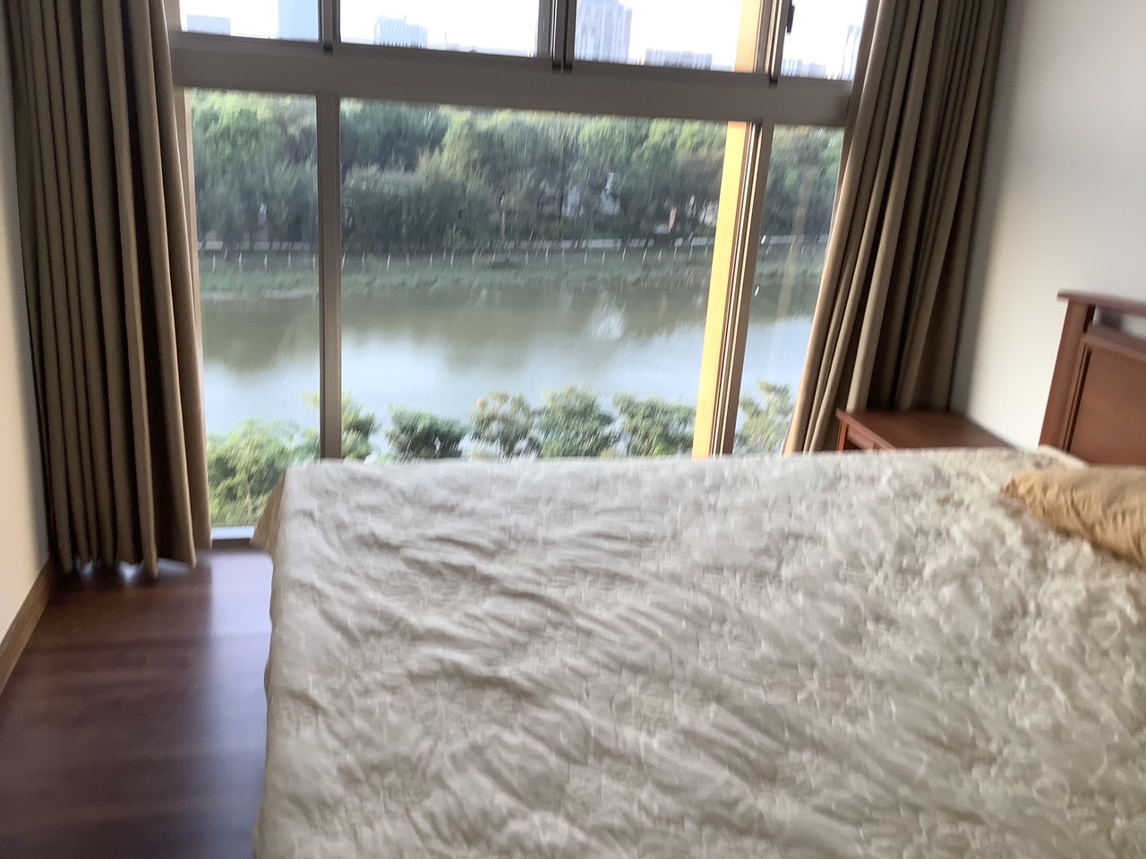 Cần bán nhanh căn hộ Midtown, phú mỹ hưng, quận 7. Diện tích: 121m, 3 phòng ngủ , có ô xe riêng, sổ hồng, giá ra đi: 10,9 tỷ. LIên hê xem nhà: hotline Ngọc Thư ( zalo, viber) - 1520