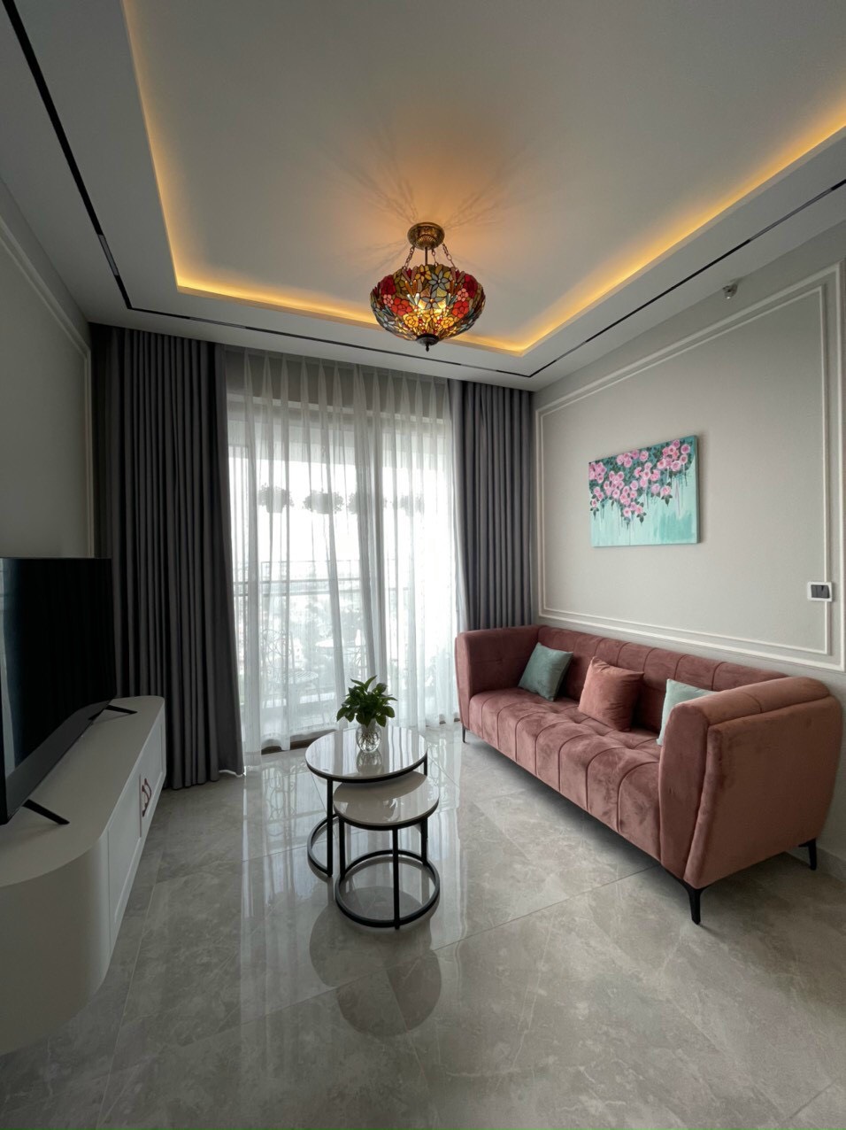 Cho thuê căn hộ Midtown lầu cao, 80m, 2 phòng ngủ, nội thất cao cấp, giá chỉ có 25 triệu/ tháng. Liên hệ: hotline Ngọc Thư ( zalo, viber)