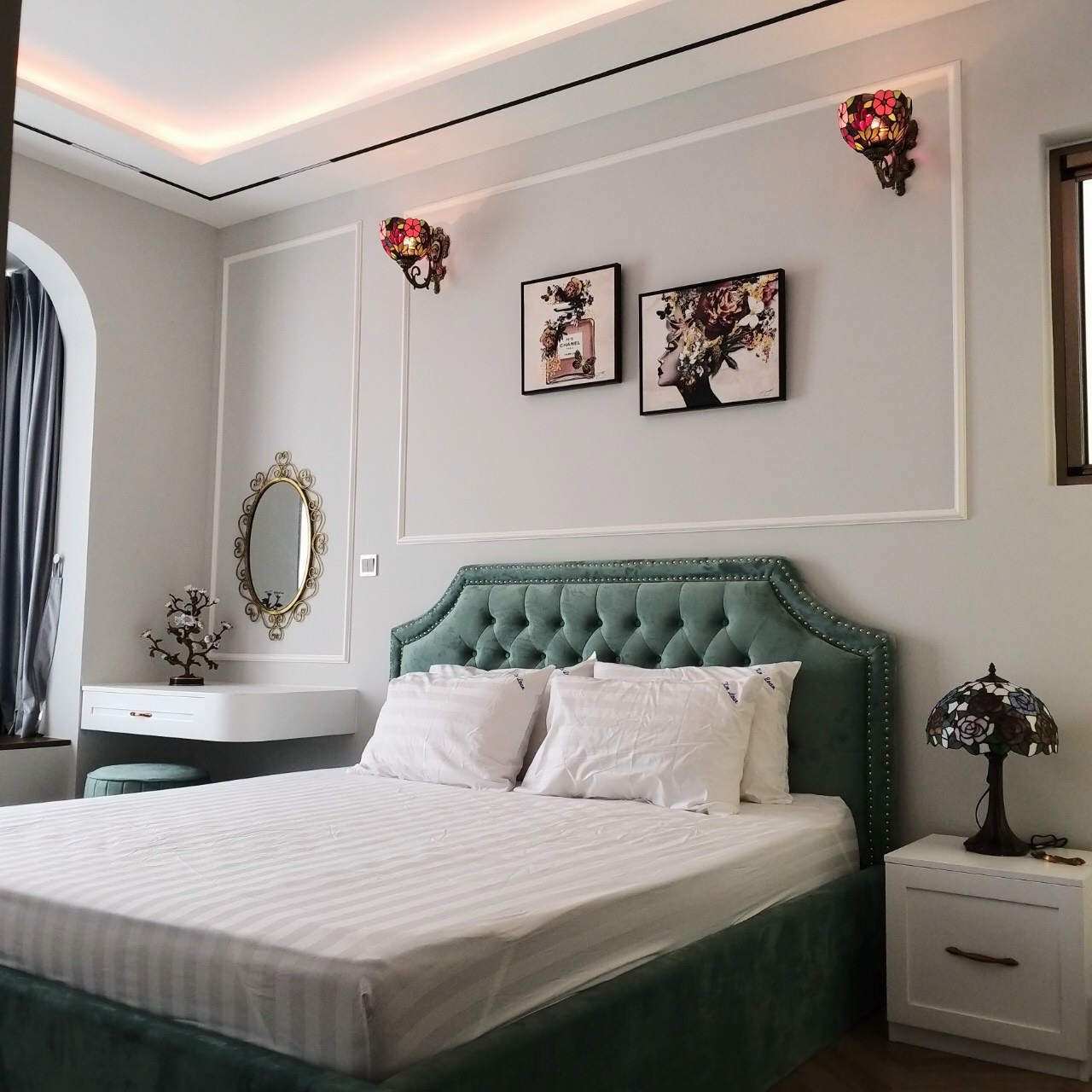 Cho thuê căn hộ Midtown lầu cao, 80m, 2 phòng ngủ, nội thất cao cấp, giá chỉ có 25 triệu/ tháng. Liên hệ: hotline Ngọc Thư ( zalo, viber) - 1574