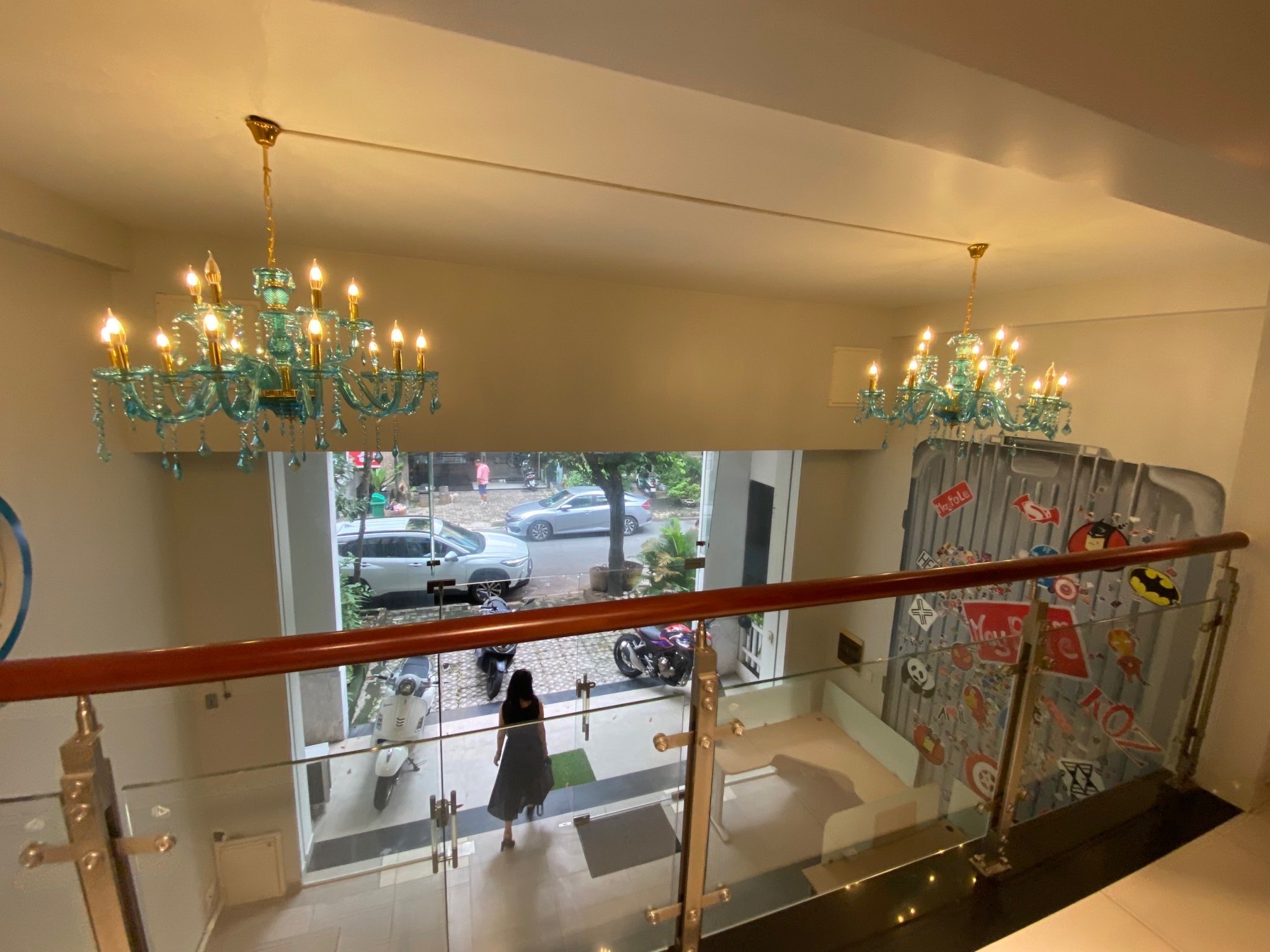 Cho thuê nhà phố Hưng Gia Phú Mỹ Hưng, diện tích: 6x18,5m. Nhà trống, 5 phòng ngủ, nội thất cơ bản. Thích hợp làm văn phòng và ở. Giá chỉ: 48 triệu/ tháng. Liên hê: hotline Ngọc Thư