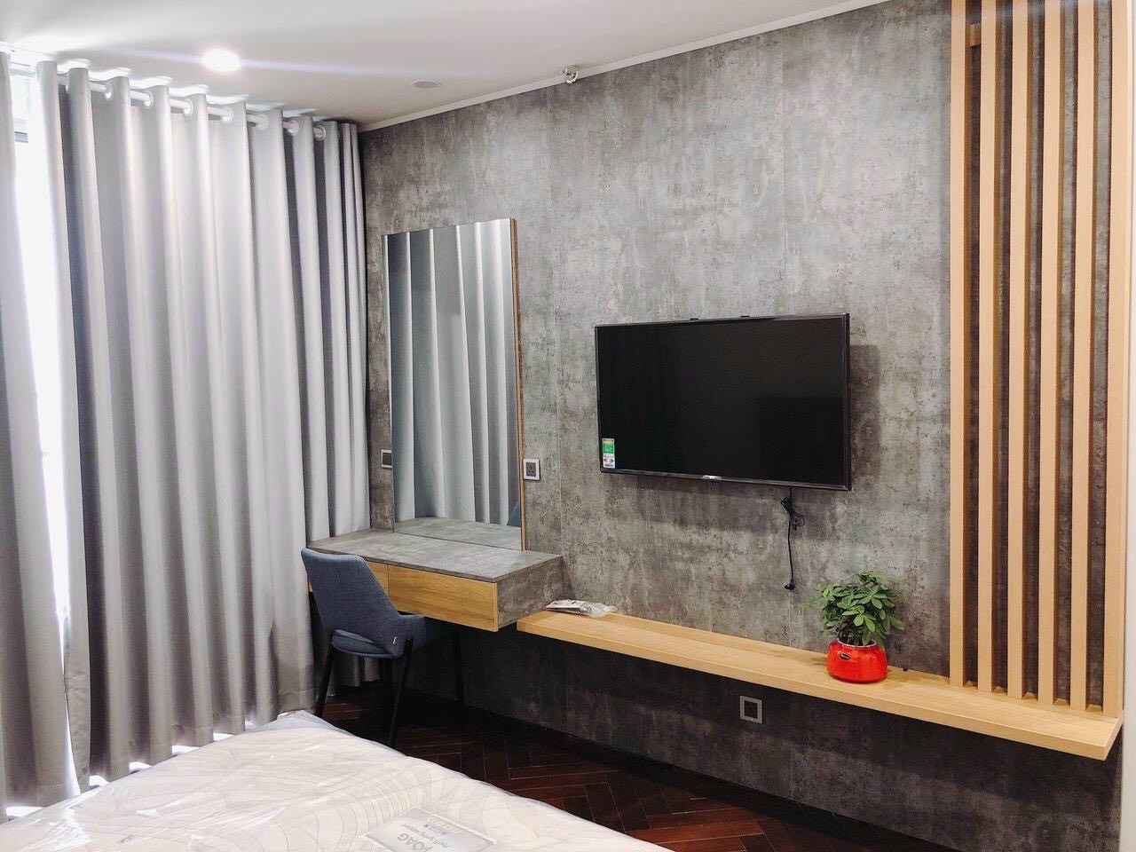 Cần cho thuê căn hộ Midtown , Phú mỹ hưng, quận 7. Diện tích: 130m, 3 phòng ngủ, nội thất cao cấp, view sông. Giá chỉ:45triệu/ tháng. Quý khách xem nhà liên hệ: hotline Ngọc Thư ( zalo, viber) - 1712