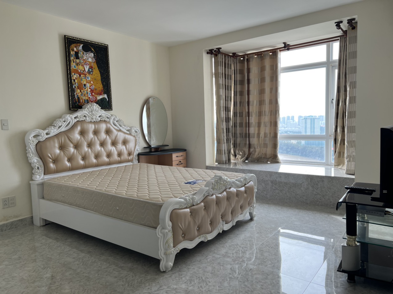 Cho thuê căn hộ Riverside Residence, phú mỹ hưng, quận 7. Diện tích: 80m, 2 phòng ngủ, nội thất đầy đủ,view sông, hồ bơi.  Giá chỉ : 22 triêu/ tháng. Quý khách xem nhà liên hệ: hotline Ngọc Thư - 1742