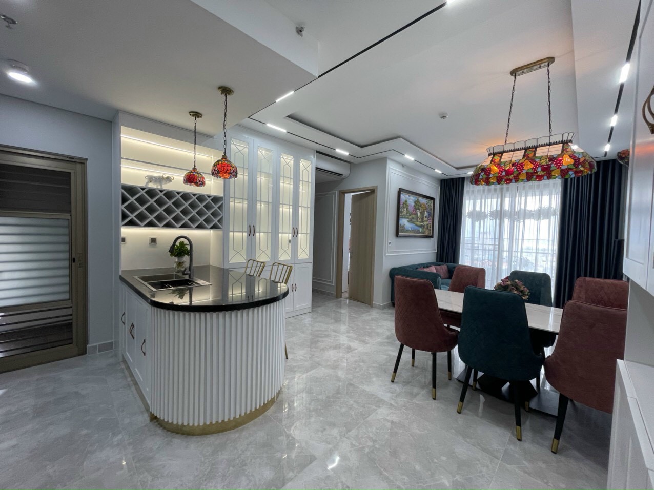 Cho thuê căn hộ 2 phòng ngủ Mitdtown, diện tích: 87 m, nội thất cao cấp, giá chỉ: 23 triệu/ tháng. Anh chị xem nhà liên hệ: hotline Ngọc Thư - 1749