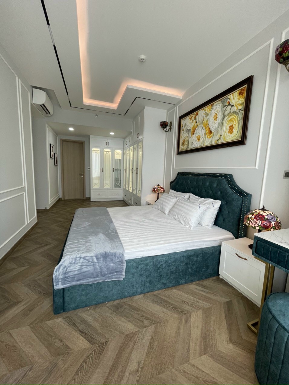 Cho thuê căn hộ 2 phòng ngủ Mitdtown, diện tích: 87 m, nội thất cao cấp, giá chỉ: 23 triệu/ tháng. Anh chị xem nhà liên hệ: hotline Ngọc Thư - 1751