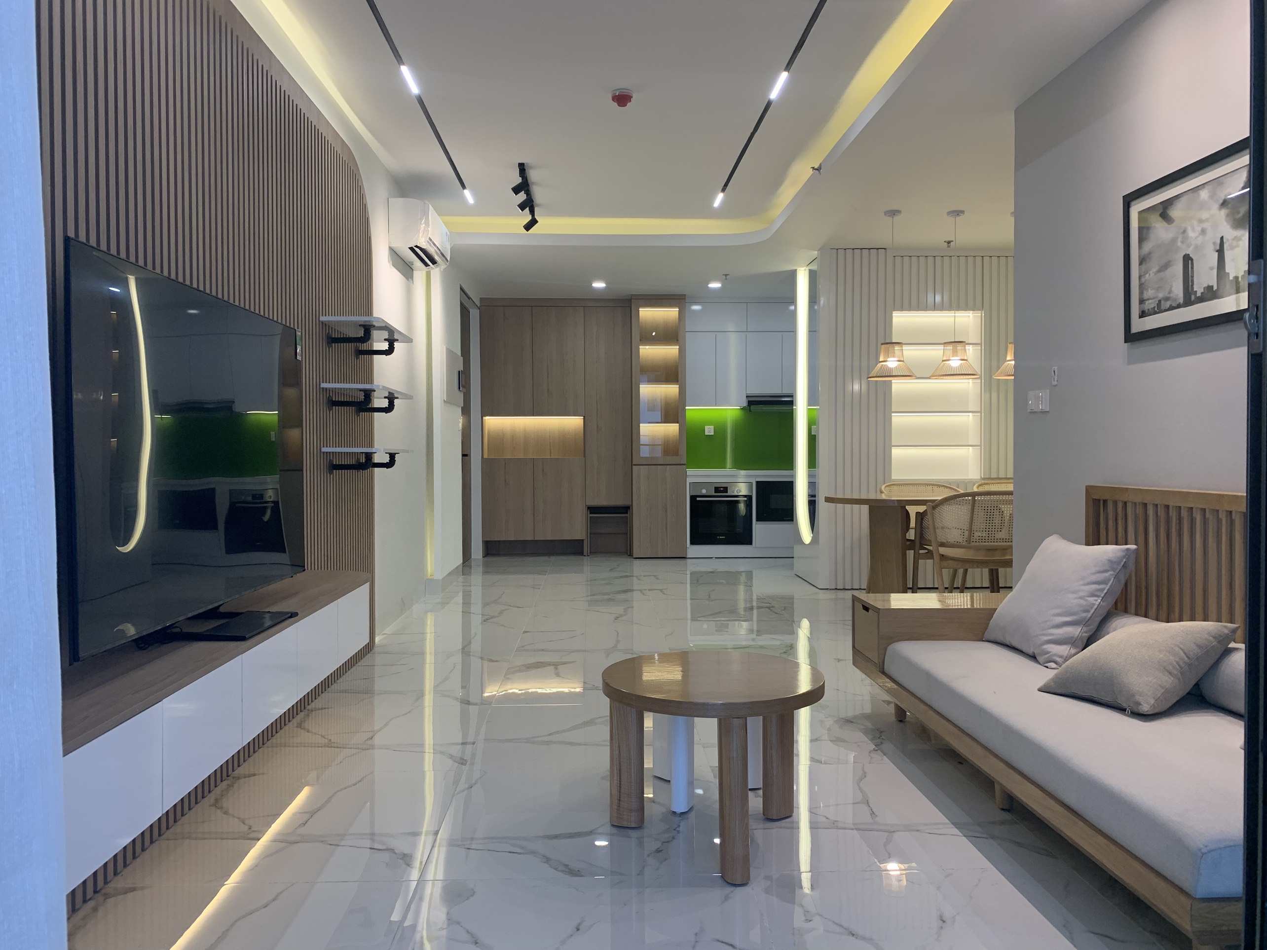 Cho thuê căn hộ cao cấp Mitdtown. Diện tịch: 94m, 2 phòng ngủ, 2wc  nội thất siêu cao cấp, Giá chỉ: 28 triệu/ tháng. Anh chị xem nhà liên hệ: hotline Ngọc Thư ( zalo, viber)