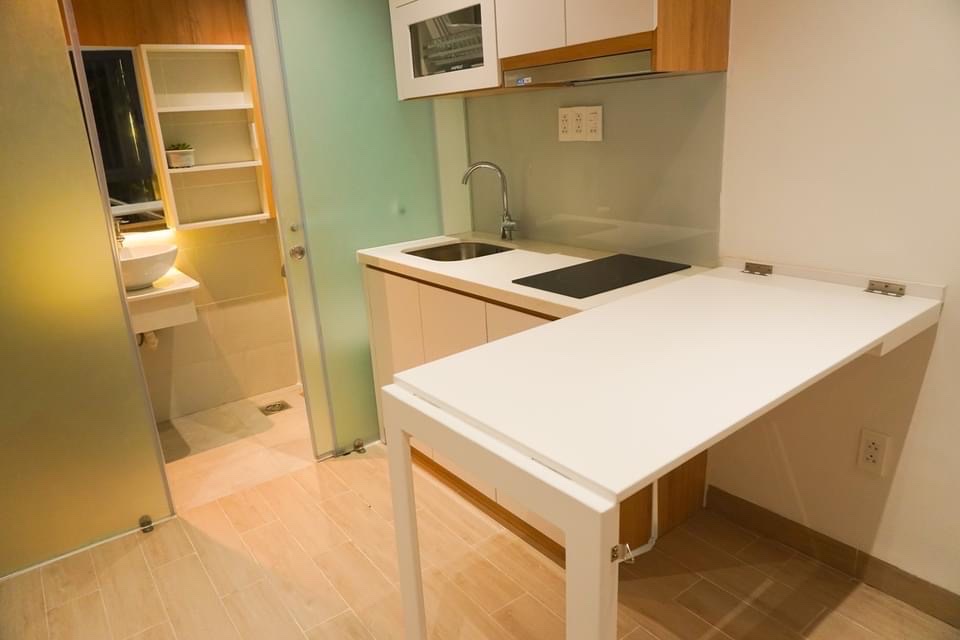 Bán nhà phố kinh doanh Hưng Gia, Hưng Phước. Đang kinh doanh khách sạn có 11 phòng, thang máy, hầm, bồn tắm massage, sauna. Giá bán nhanh 32 tỷ,Quý khách xem nhà liên hệ: hotline Ngọc Thư - 1805