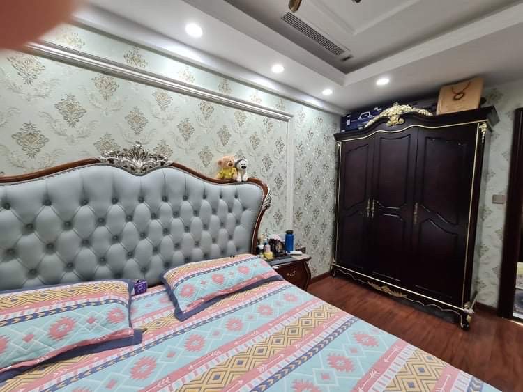 Cần bán căn hộ Scenic Valley, 133m, 2 phòng ngủ, 1 phòng làm việc. Nội thất bằng gỗ thiên nhiên 100%, ô xe riêng, sổ hồng. Giá chỉ: 8,5 tỷ. Quý khách xem nhà liên hệ: hotline Ngọc Thư ( zalo, viber) - 1975