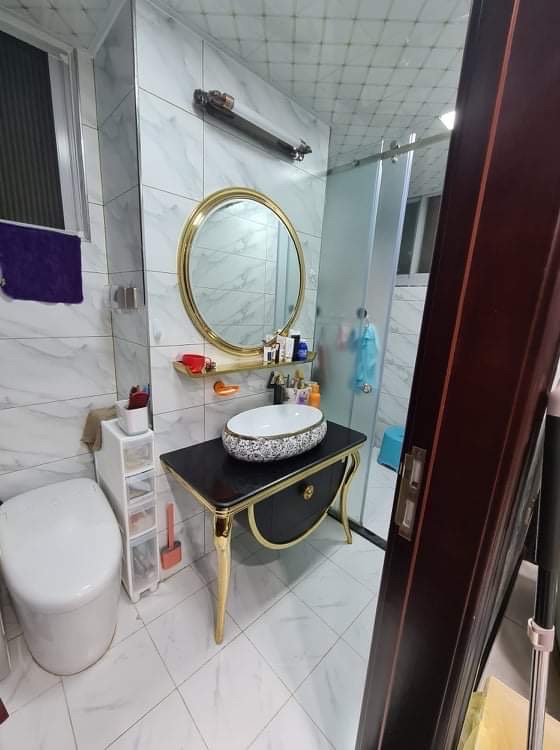 Cần bán căn hộ Scenic Valley, 133m, 2 phòng ngủ, 1 phòng làm việc. Nội thất bằng gỗ thiên nhiên 100%, ô xe riêng, sổ hồng. Giá chỉ: 8,5 tỷ. Quý khách xem nhà liên hệ: hotline Ngọc Thư ( zalo, viber) - 1976