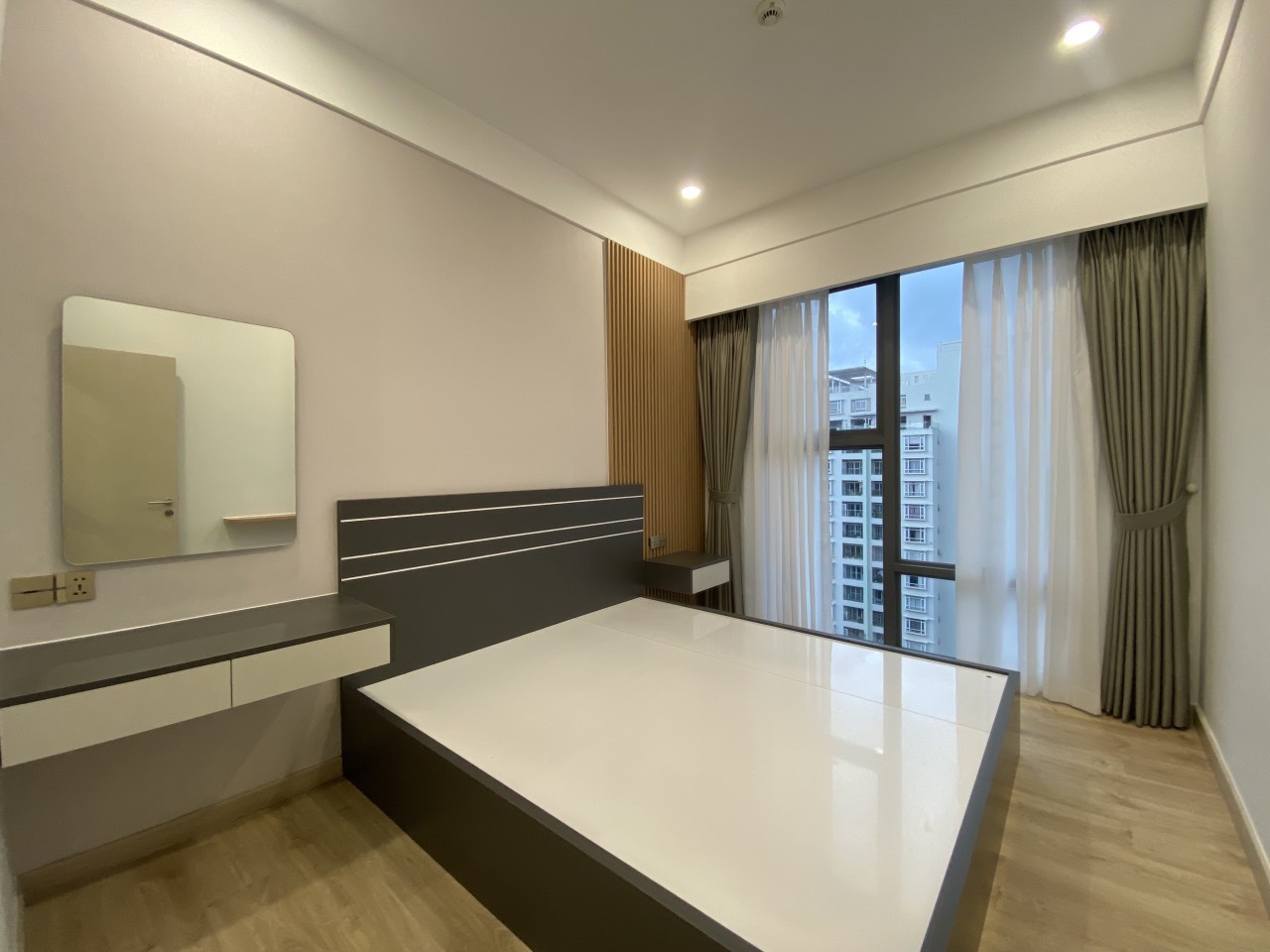 Cho thuê căn hộ The Ascentia Phú Mỹ Hưng, 56m vuông, 1 phòng ngủ, nội thất cao cấp. Giá chỉ có: 19 triệu/ tháng. Quý khách xem nhà liên hệ: hotline Ngọc Thư - 2085