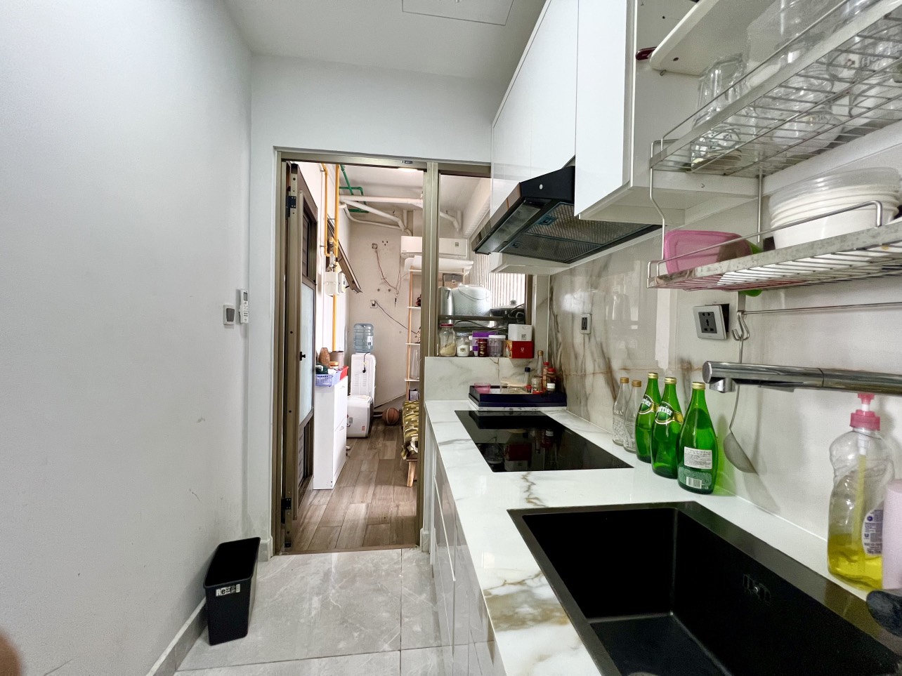 Cho thuê căn hộ Midtown The Peak  Phú Mỹ Hưng. Diện tích: 80m, 2 phòng ngủ, 2wc. Nội thất đầy đủ, giá chỉ 23 triệu/ tháng. Quý khách xem nhà liên hệ: hotline Ngọc Thư - 8064
