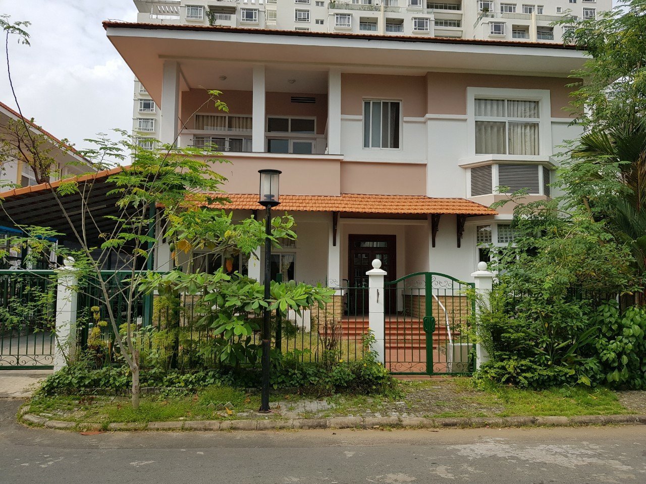 Cho thuê biệt thự tứ lập phú mỹ hưng nhà đẹp gần khu chateau công viên giá 60tr/tháng xem nhà liên hệ hotline