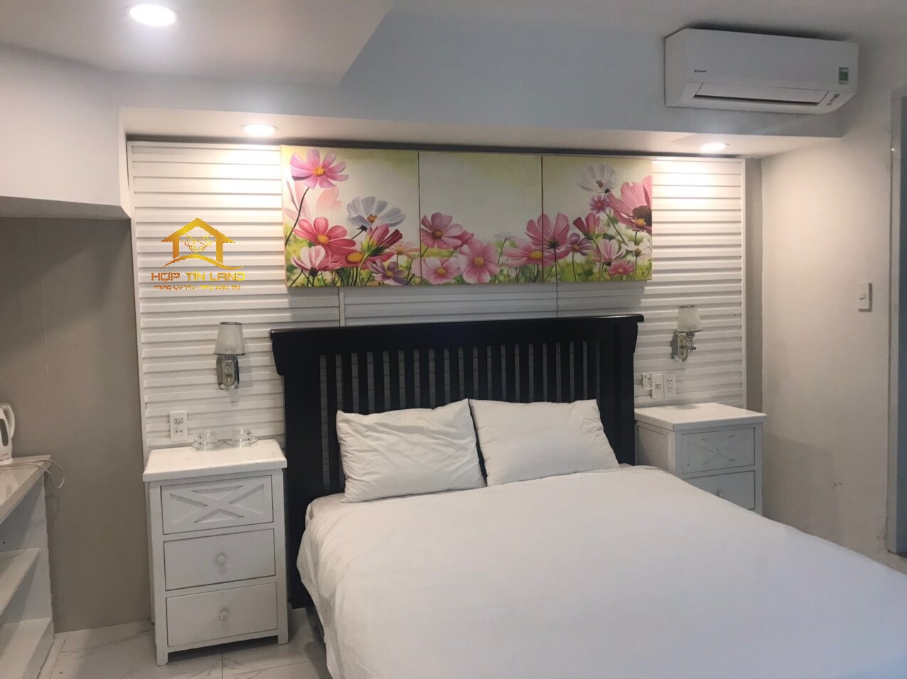 Căn hộ dịch vụ tại Phú Mỹ Hưng, khu Hưng Phước,Giá 8tr/ bao đẹp. Điện 4k. Còn lại miễn phí hết.Vui lòng liên hệ: hotline /Zalo/Viber