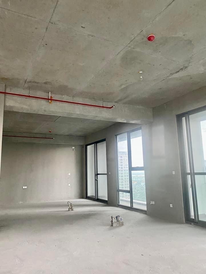 Cần bán nhanh căn penhouse The Ascentia Phú Mỹ Hưng. Diện tích: 191,86m, 4 phòng ngủ. Căn góc hai mặt thoáng, nhà thô tiện thiết kế theo ý thích. Giá chỉ: 17 tỷ. Quý khách xem nhà liên hệ: hotline Ngọc Thư - 2355