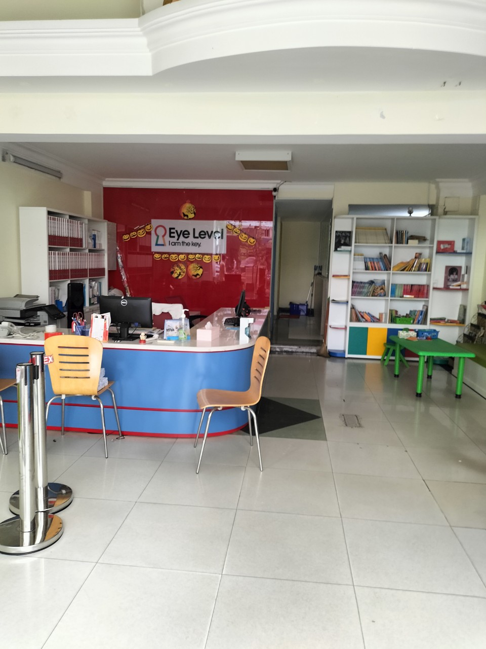Cho thuê nhà phố   Hưng Gia 1 đường lớn , Phú Mỹ Hưng DT:111m2, 1 trệt,lững ,2 lầu, nội thất cơ bản. thuận tiện kình doanh, làm văn phòng.Giá 2.500$ ...Vui lòng liên hệ: hotline /Zalo/Viber - 2366