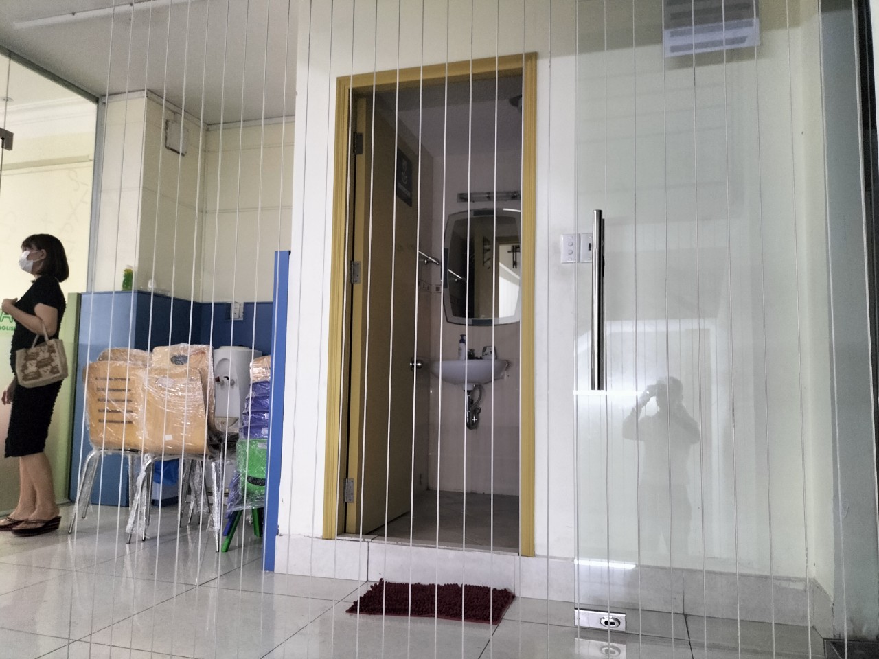 Cho thuê nhà phố   Hưng Gia 1 đường lớn , Phú Mỹ Hưng DT:111m2, 1 trệt,lững ,2 lầu, nội thất cơ bản. thuận tiện kình doanh, làm văn phòng.Giá 2.500$ ...Vui lòng liên hệ: hotline /Zalo/Viber - 2562