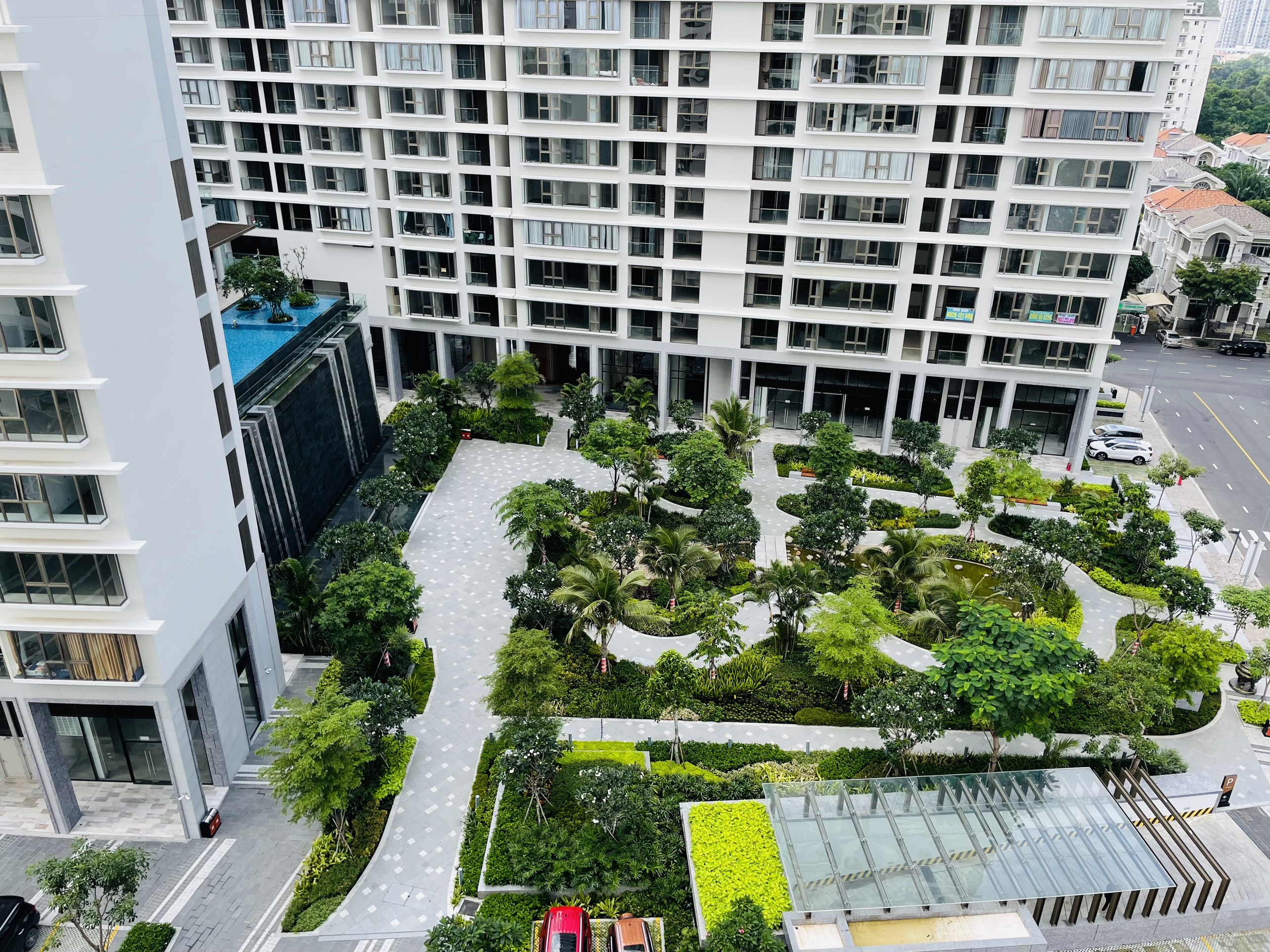 Cần bán nhanh căn hộ Midtown The Peak, Phú Mỹ Hưng. Diện tích: 126m, 3 phòng ngủ, 2 wc. Căn góc, view thoáng. Giá chỉ 11 tỷ . Quý khách xem nhà liên hệ: hotline Ngọc Thư ( zalo, viber) - 2462