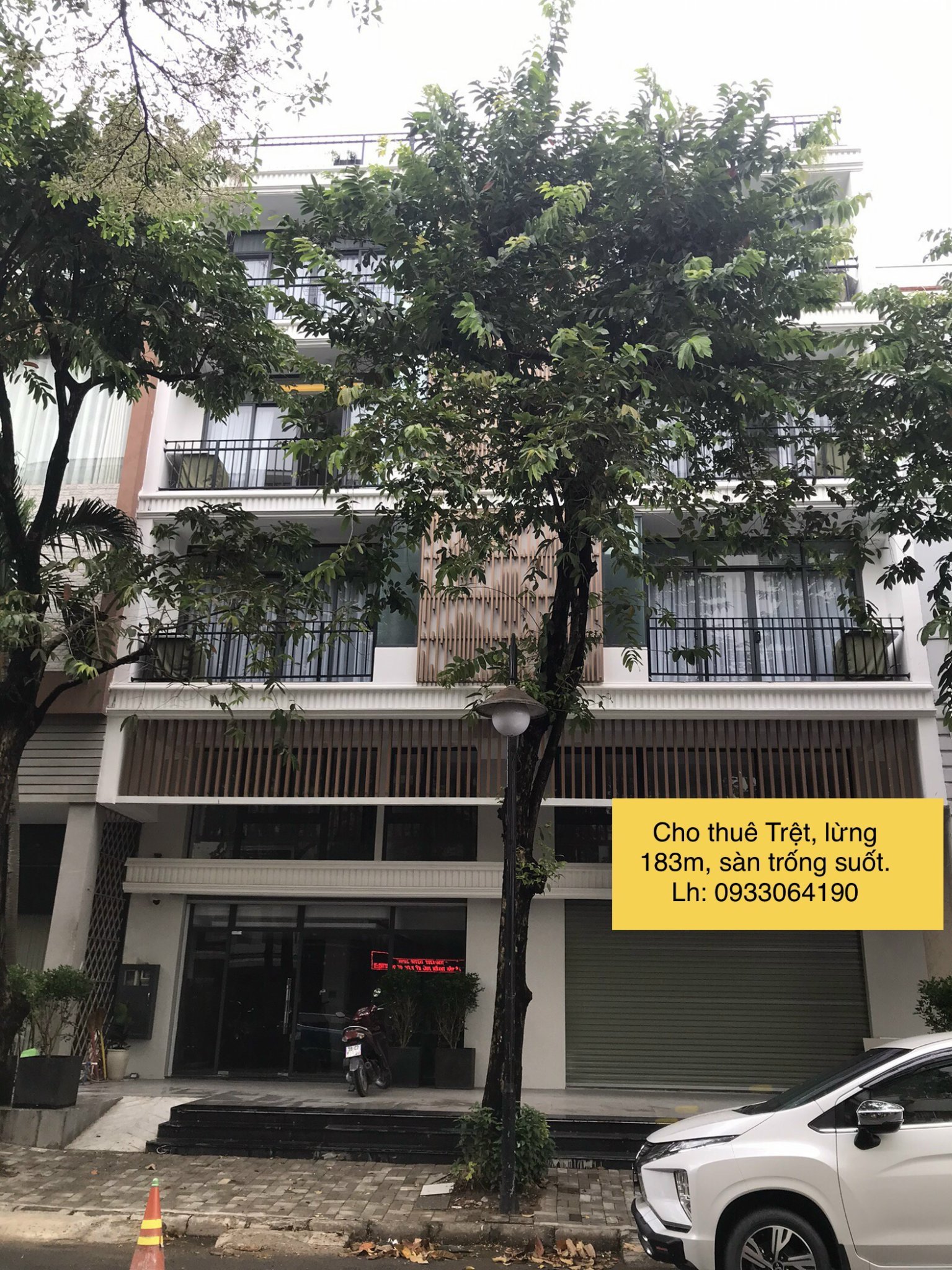 Cho thuê mặt bằng Trệt, lửng. Căn đôi khu Hưng Phước , Phú Mỹ Hưng. Diện tích: 183m, sàn trống. Thích hợp kinh doanh, văn phòng, trưng bày ,...Giá chỉ: 59 triêu/ tháng. Quý khách xem mặt bằng liên hệ: hotline Ngọc Thư