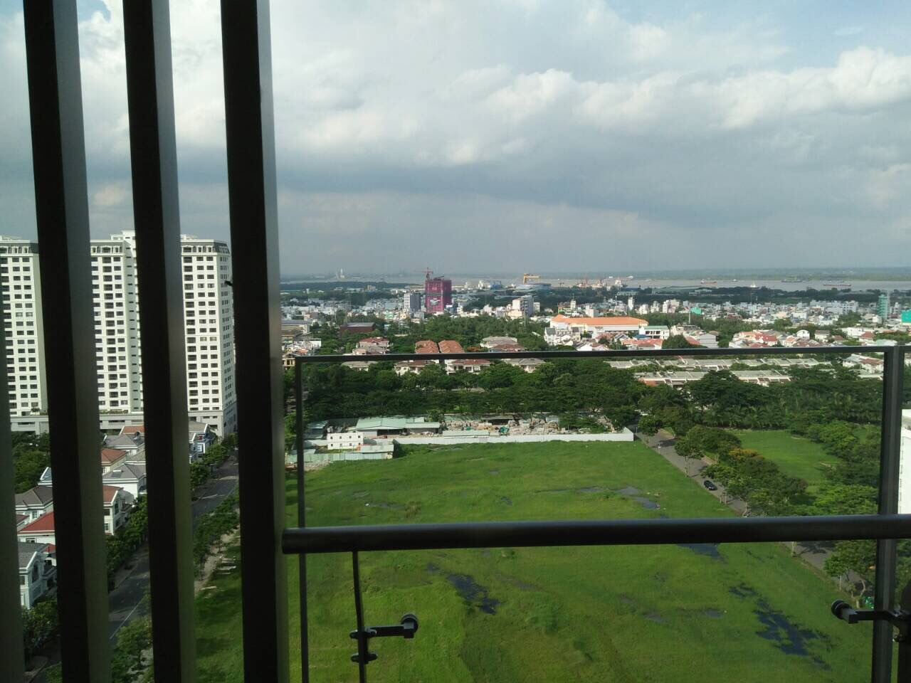 Cho thuê căn hộ Hưng Phúc Residence Phú Mỹ Hưng. Diện tích: 98m, 3 phòng ngủ, nội thất đầy đủ, lầu cao. Giá chỉ: 25 triệu/ tháng. Quý khách xem nhà liên hệ: hotline Ngọc Thư ( zalo, viber) - 2649