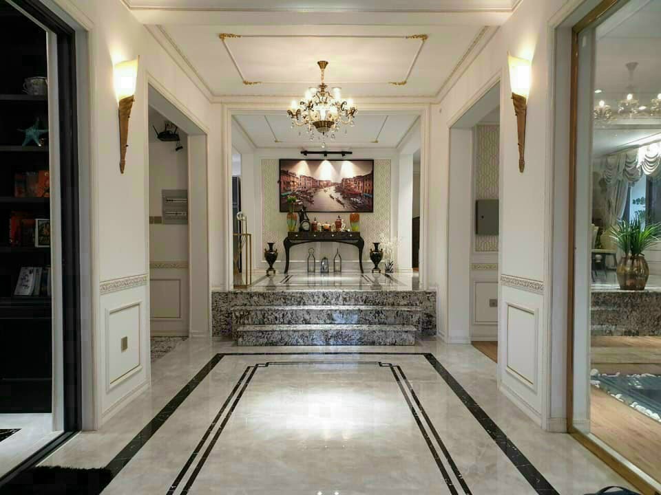 Cho thuê biệt thự đơn lập Nam Thông, Phú Mỹ Hưng. Diện tích: 19x18m, 5 phòng ngủ, phòng karaok, phòng thờ, sân vườn, hồ bơi, nội thất cao cấp. Giá chỉ: 100 triêu/ tháng. Quý khách xem nhà liên hệ: hotline Ngọc Thư - 2818