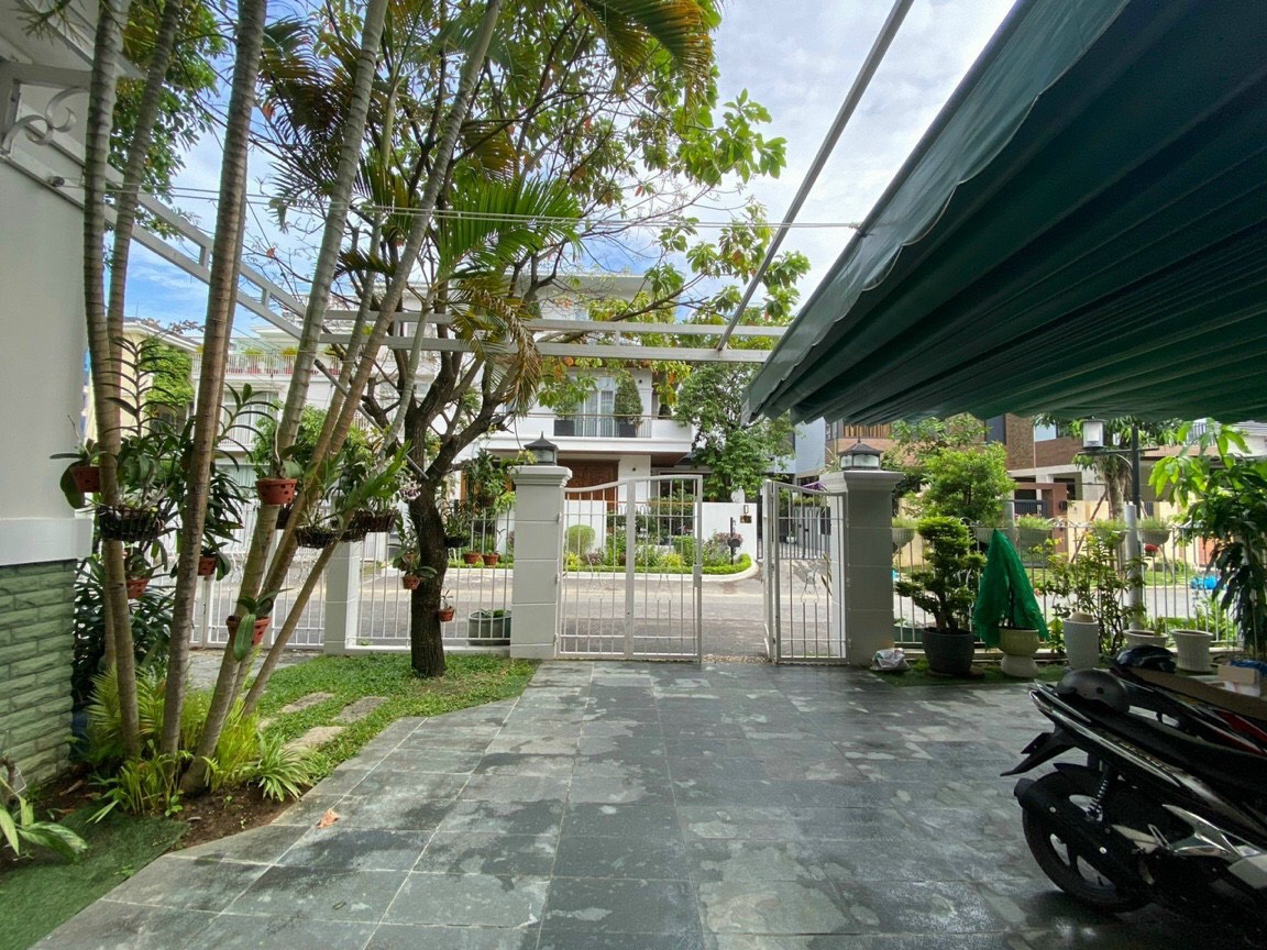 Cho Thuê Biệt Thự Tứ Lập nhà có nội thất mới sửa đẹp có thể dọn vào ở liền giá 50tr/tháng liên hệ xem nhà hotline - 2704