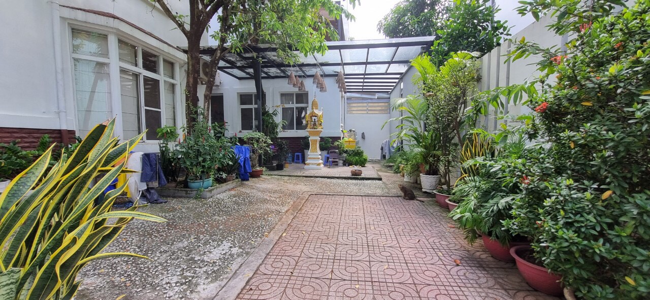 Cho Thuê Biệt Thự Tứ Lập Mỹ Phú 2 gần công viên,sát Chateau,nhà có nội thất mới sửa đẹp có thể dọn vào ở liền giá 50tr/tháng liên hệ xem nhà hotline - 2707