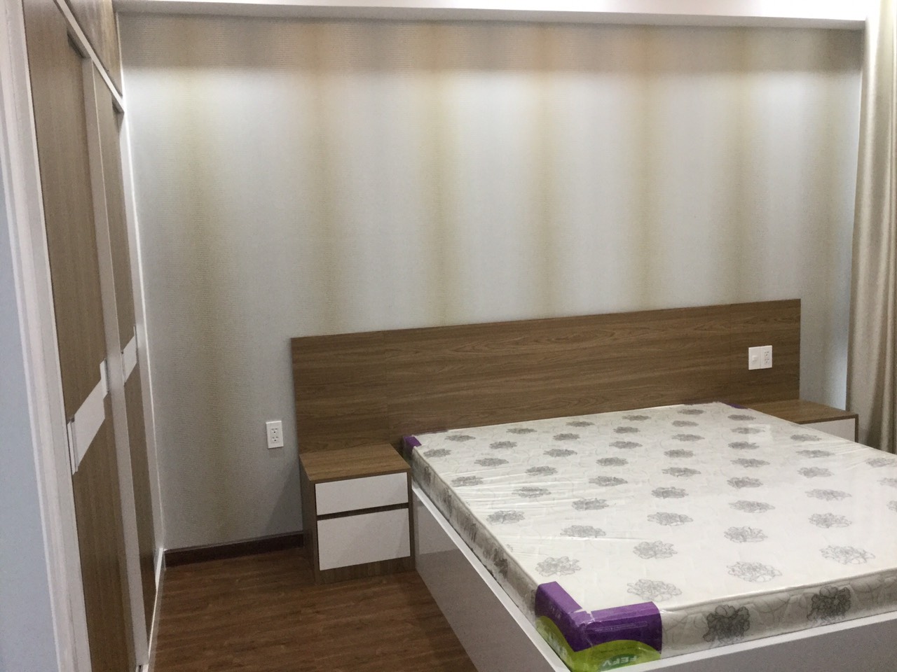 Cần cho thuê căn hộ Hưng Phúc, Nguyễn Lương Bằng . Diện tích: 82m, 2 Phòng ngủ, đủ nội thất, vào ở ngay,  giá chỉ 17 triệu/ tháng. Quý khách xem nhà liên hệ: hotline Ngọc Thư ( zalo, viber) - 2828