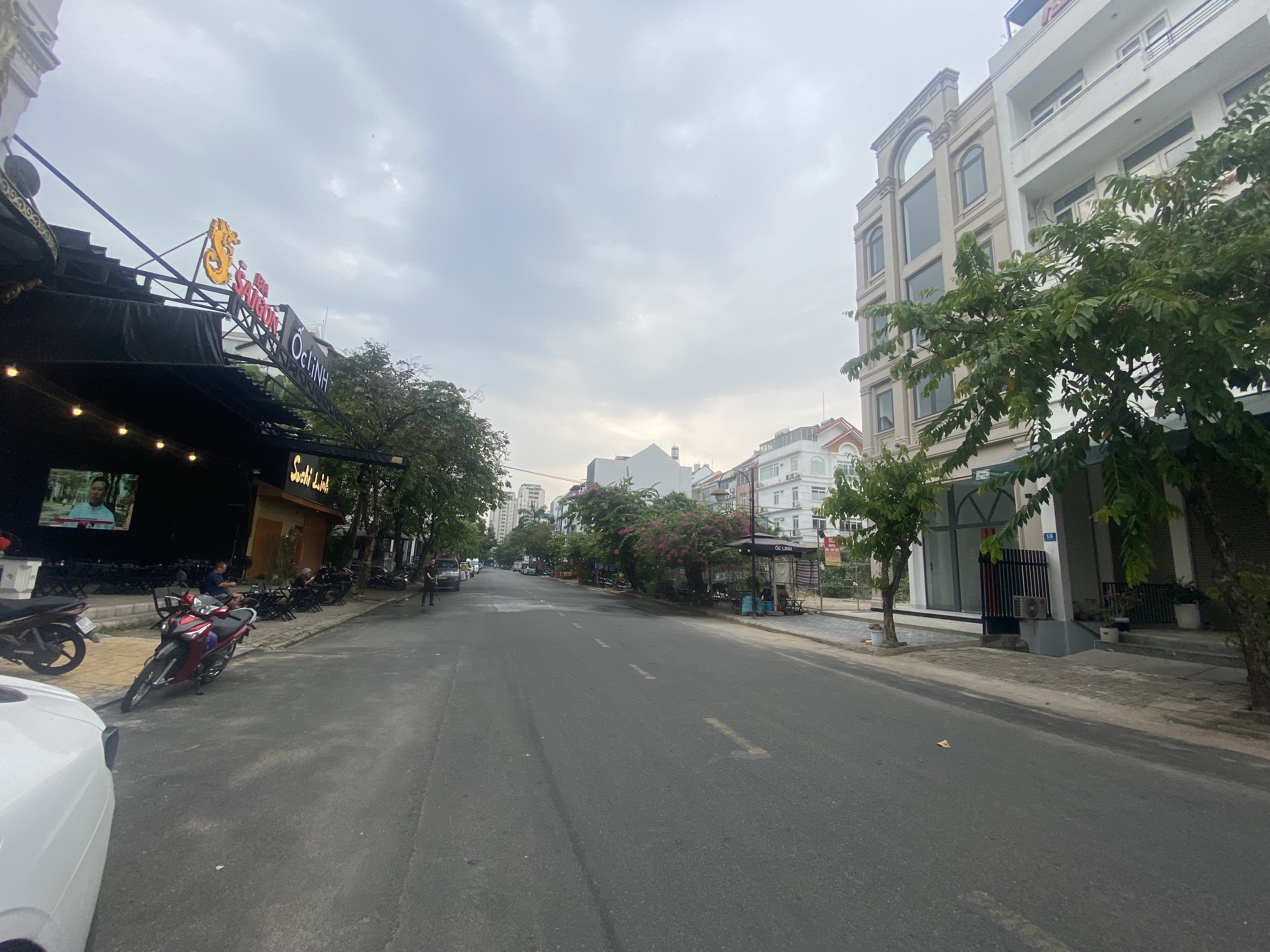 Cho thuê gấp nhà phố Hưng Gia 1 (mới 100%), Đường Phan Khiêm Ích, Phú Mỹ Hưng. Nhà có Thang Máy.  Liên hệ: hotline ( Thành Luân) - 2877