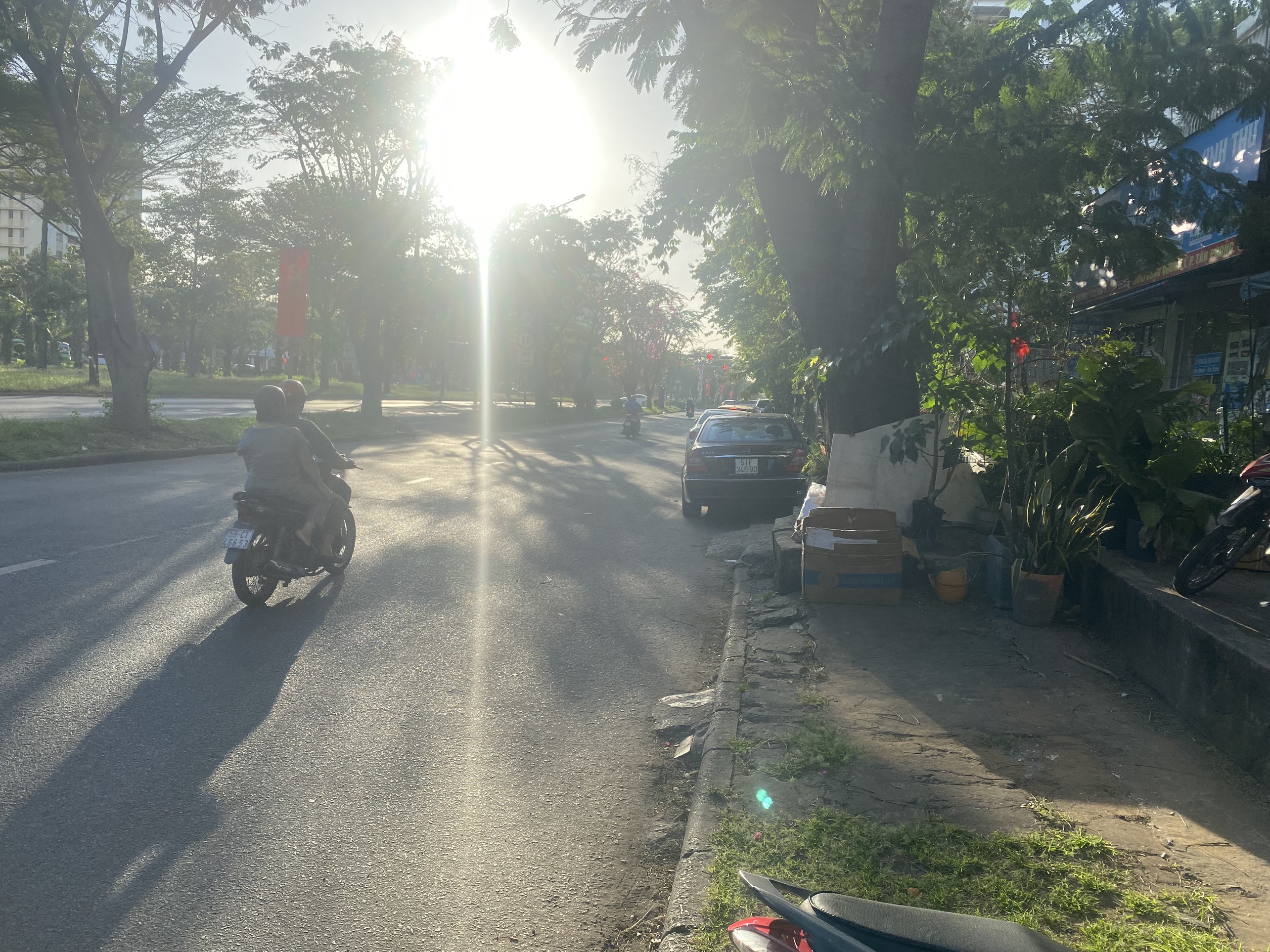 Cho thuê shophouse Hưng Vượng 1 mặt tiền đường Nguyễn Văn Linh. Giá 28tr/ tháng. Gọi em Thành Luân: hotline - 2950
