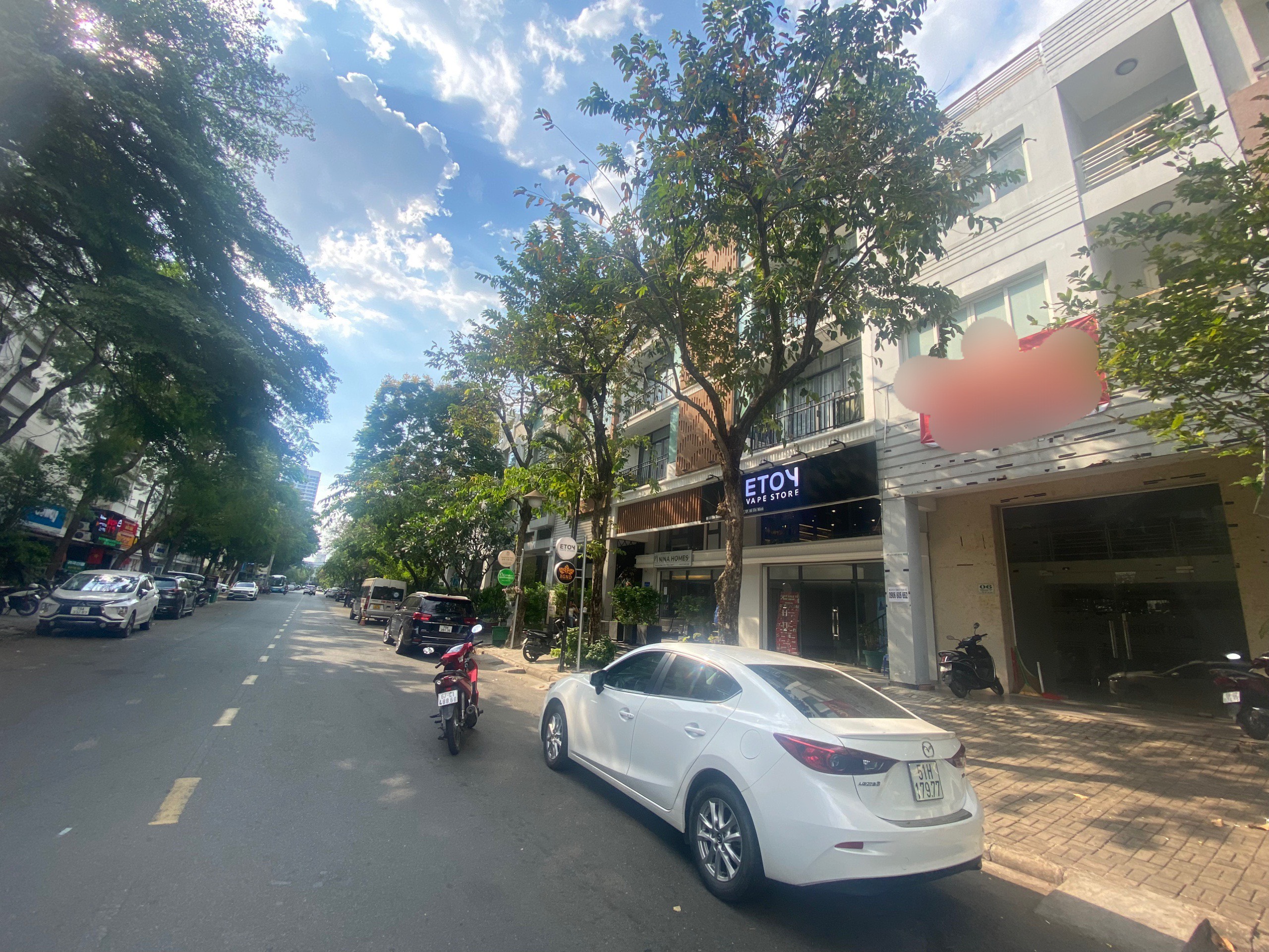 Nhà phố đường Lê Văn Thêm thích hợp làm văn phòng. Cạnh trường học Võ Thị Sáu. Liên hệ: hotline Thành Luân - 3026