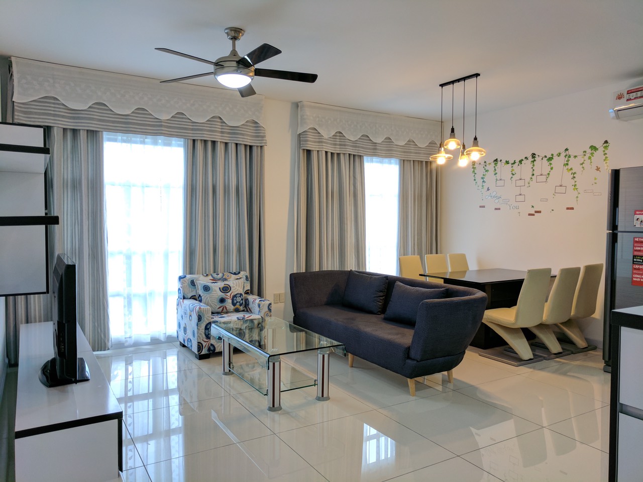 Cho thuê căn hộ Happ Valley, Phú Mỹ Hưng. Diện tích: 135m, 3 phòng ngủ. Căn góc, nội thất đầy đủ, giá chỉ: 30 triêu/ tháng. Quý khách xem nhà liên hệ: hotline Ngọc Thư