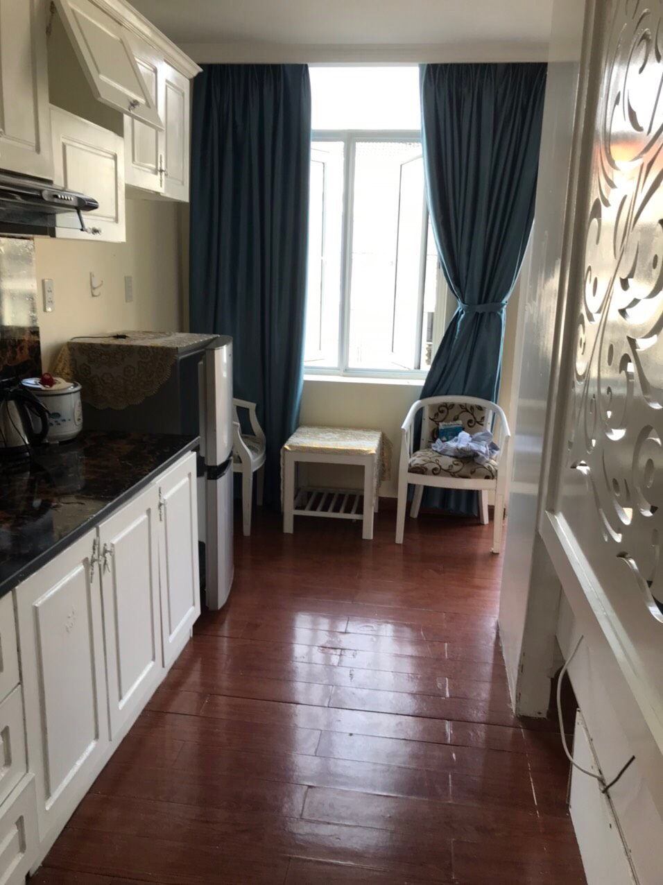 Cho thuê căn hộ dịch vụ khu Hưng Gia Hưng Phước. Có 18 phòng. Giá 5000$. LH: hotline Em Thành Luân - 3080