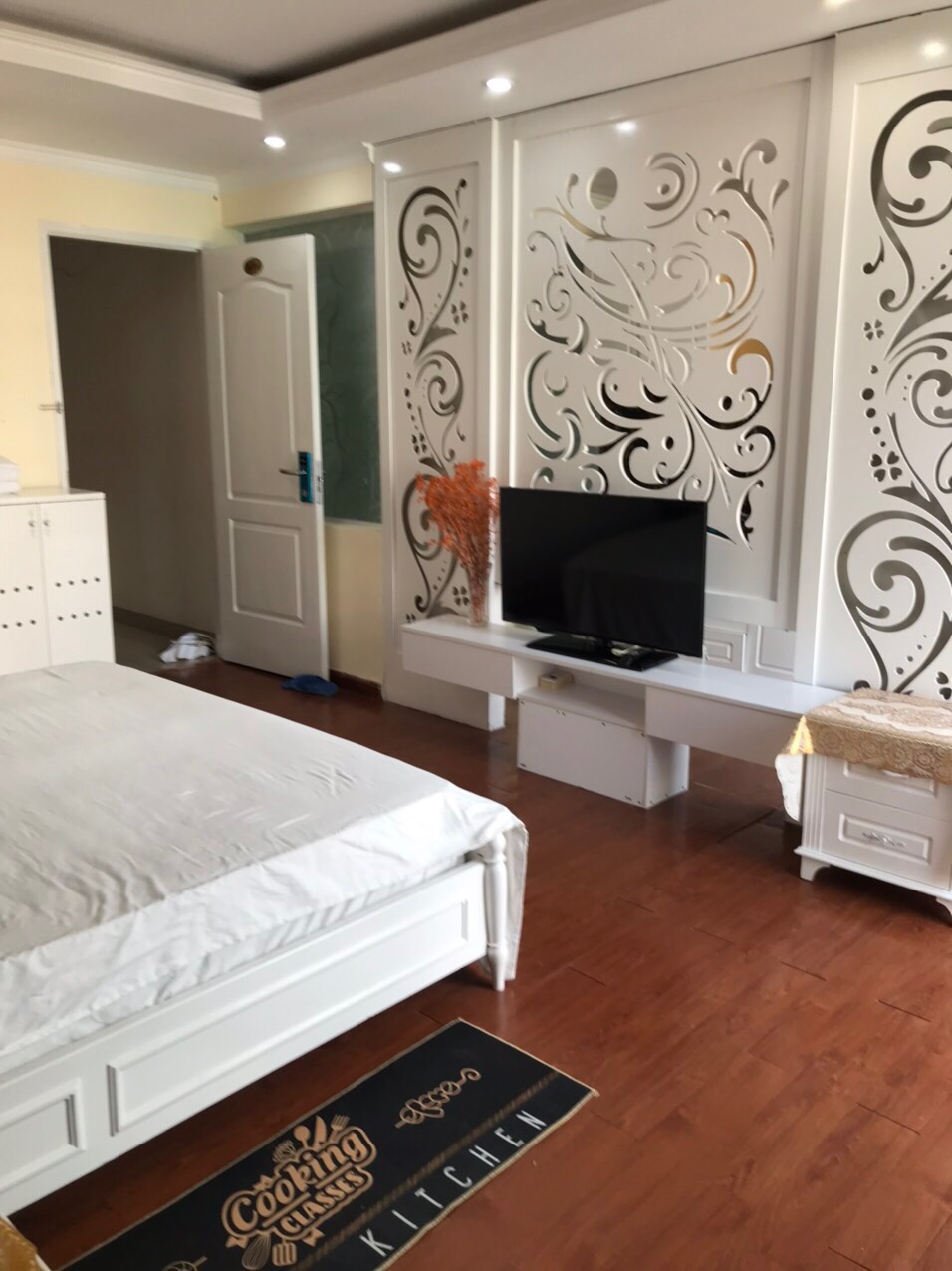 Cho thuê căn hộ dịch vụ khu Hưng Gia Hưng Phước. Có 18 phòng. Giá 5000$. LH: hotline Em Thành Luân - 3083