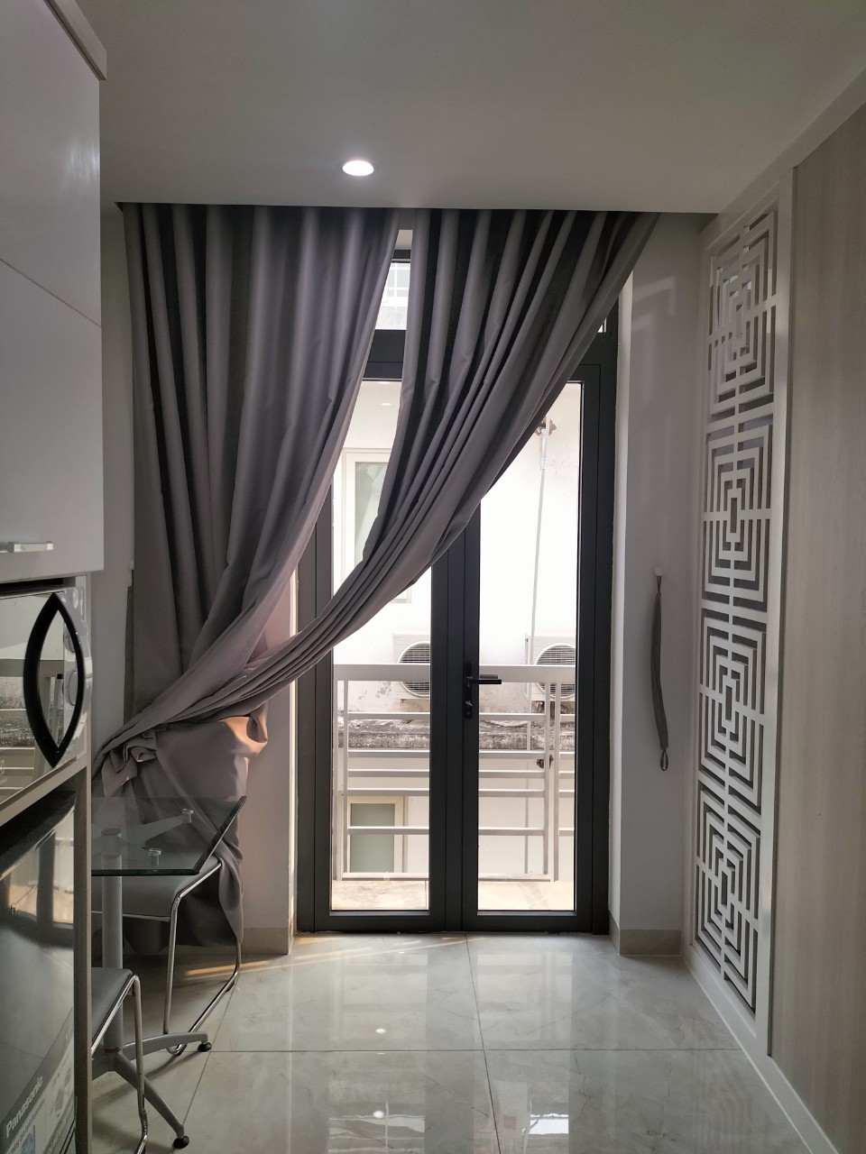 Cho thuê Căn hộ dịch vụ Phú Mỹ Hưng khu Hưng gia 3 ,Full nội thất, mới 100%. Giá 9tr/tháng. Vui lòng liên hệ: hotline6/Zalo/Viber