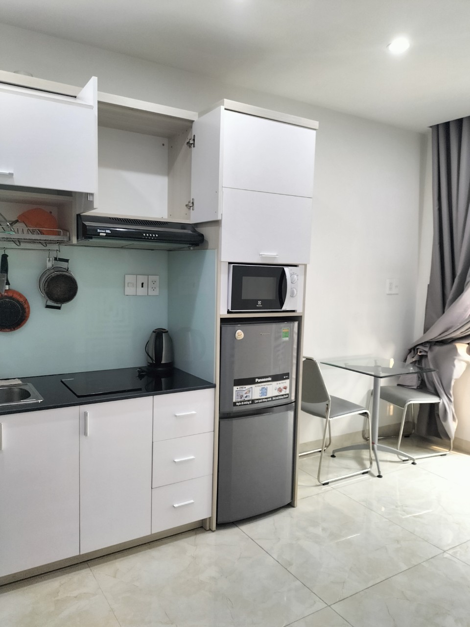 Cho thuê Căn hộ dịch vụ Phú Mỹ Hưng khu Hưng gia 3 ,Full nội thất, mới 100%. Giá 9tr/tháng. Vui lòng liên hệ: hotline6/Zalo/Viber - 3095