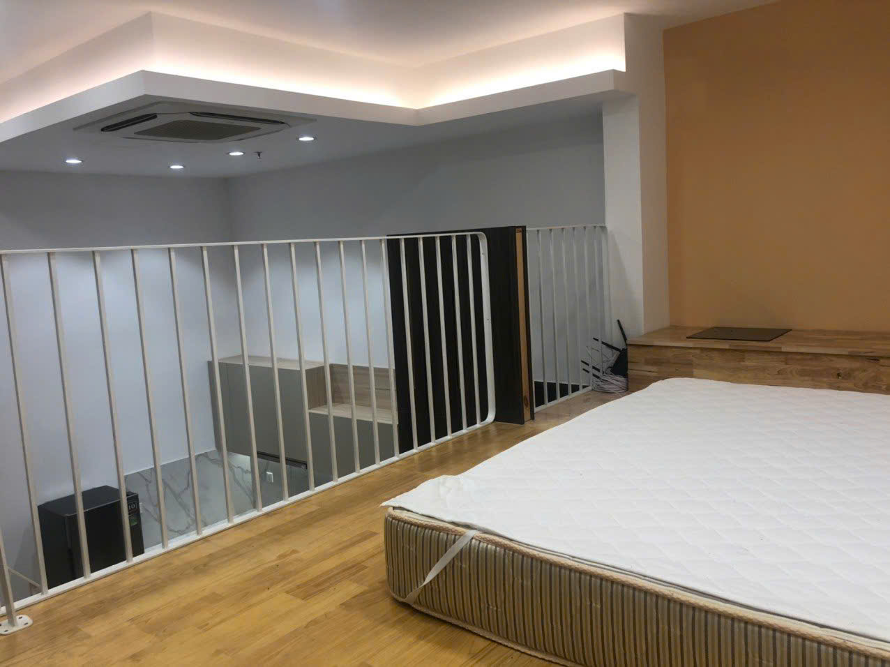 Cho thuê căn hộ Midtown The SYNATURE , phú mỹ hưng, quận 7.  Diện tích 59m, có lửng,  nội thất đầy đủ , dọn vào ở ngay, giá 18 r/ tháng. Anh chị xem nhà liên hệ: hotline Ngọc Thư ( zalo, viber) - 8082