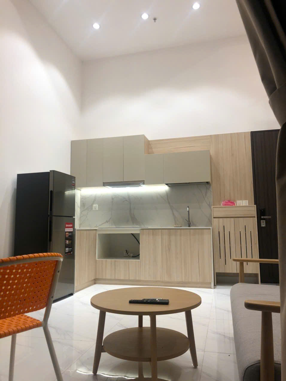 Cho thuê căn hộ Midtown The SYNATURE , phú mỹ hưng, quận 7.  Diện tích 59m, có lửng,  nội thất đầy đủ , dọn vào ở ngay, giá 18 r/ tháng. Anh chị xem nhà liên hệ: hotline Ngọc Thư ( zalo, viber) - 8080