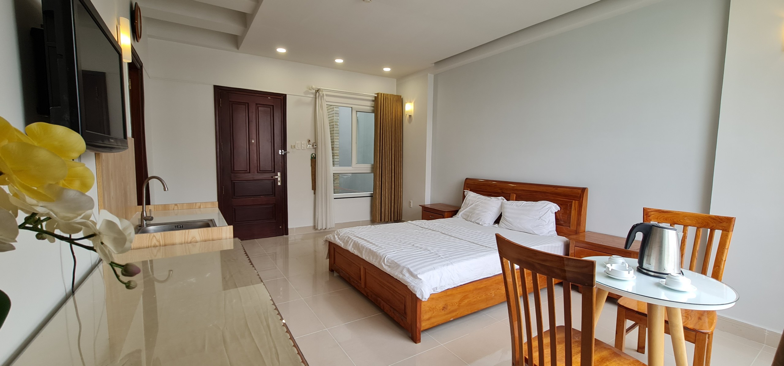 Cho thuê căn hộ dịch vụ đường Cao Triều Phát. Có thang máy. Đường đẹp nhất Phú Mỹ Hưng. Quý Anh Chị liên hệ: hotline Em Thành Luân - 3211