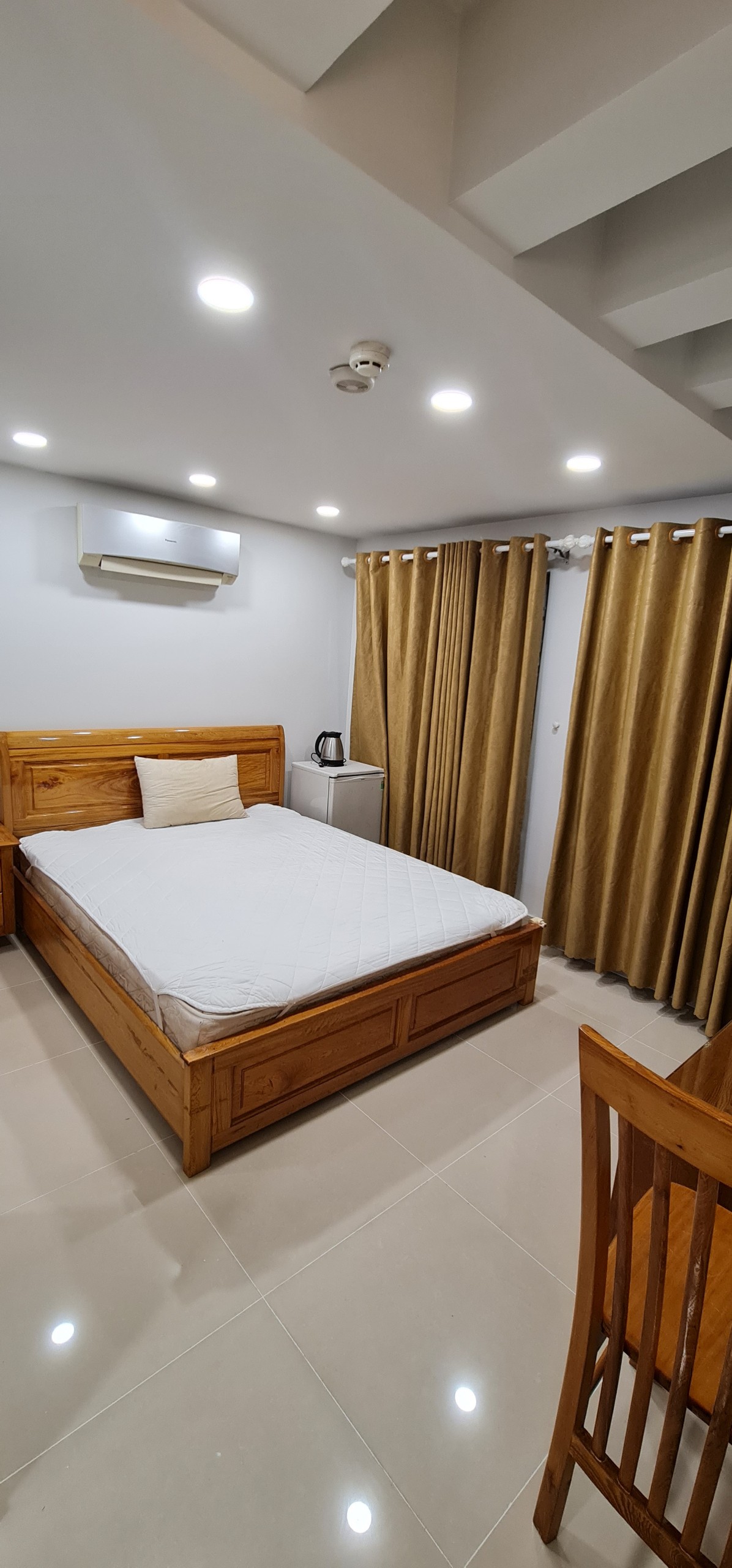 Cho thuê căn hộ dịch vụ đường Cao Triều Phát. Có thang máy. Đường đẹp nhất Phú Mỹ Hưng. Quý Anh Chị liên hệ: hotline Em Thành Luân - 3209