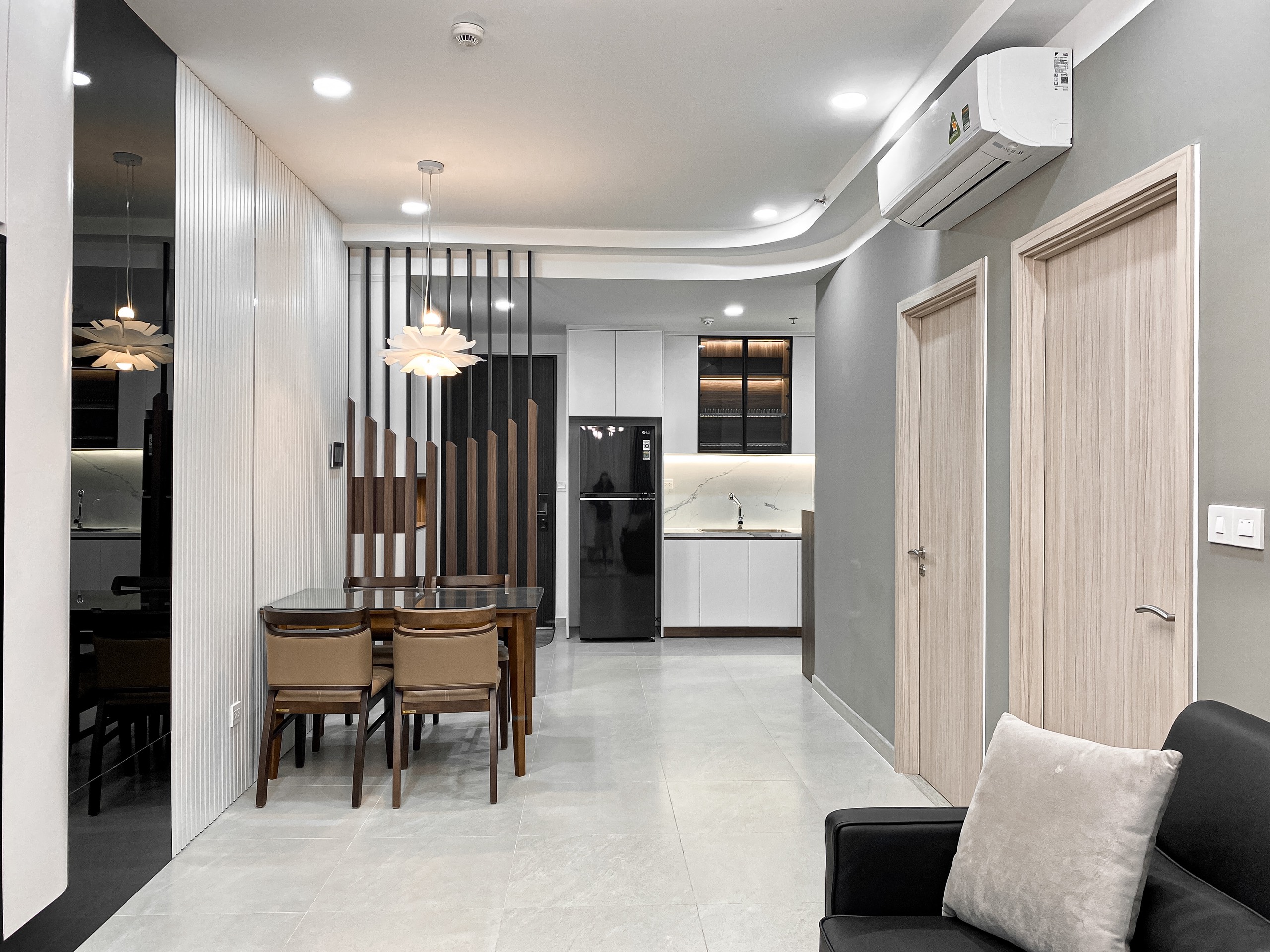 Cần cho thuê căn hộ Hưng Phúc Premier Phú Mỹ Hưng. Diện tích: 69m, 2 Phòng ngủ, nhà mới decor nội thất cao cấp. giá chỉ 20 triệu/ tháng. Quý khách xem nhà liên hệ: hotline Ngọc Thư ( zalo, viber ) - 3401