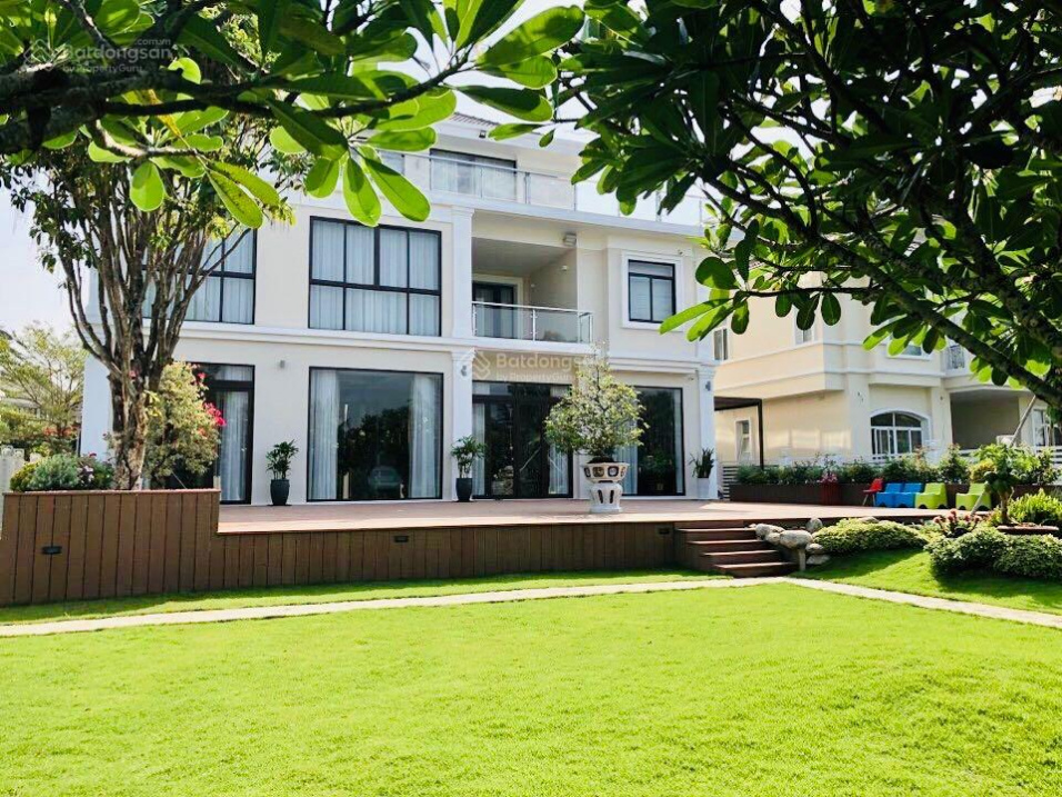 Bán biệt thự Chateau đẳng cấp nhất khu Phú Mỹ Hưng, DT 668m2, nhà đẹp, hồ bơi, giá tốt nhất 210 tỷ liên hệ xem nhà hotline - 3474