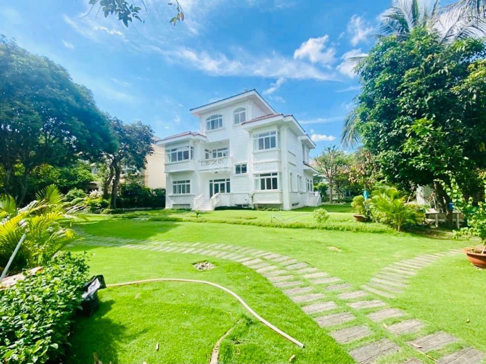 Bán biệt thự Chateau đẳng cấp nhất khu Phú Mỹ Hưng, DT 668m2, nhà đẹp, hồ bơi, giá tốt nhất 210 tỷ liên hệ xem nhà hotline
