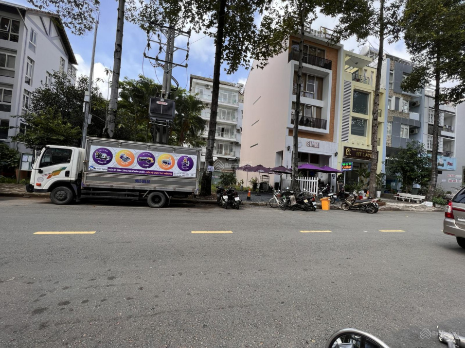 Bán gấp lô đất góc công viên, khu Hưng Gia, đường lớn DT 8* 18.5m, giá bán 37.5 tỷ liên hệ hotline