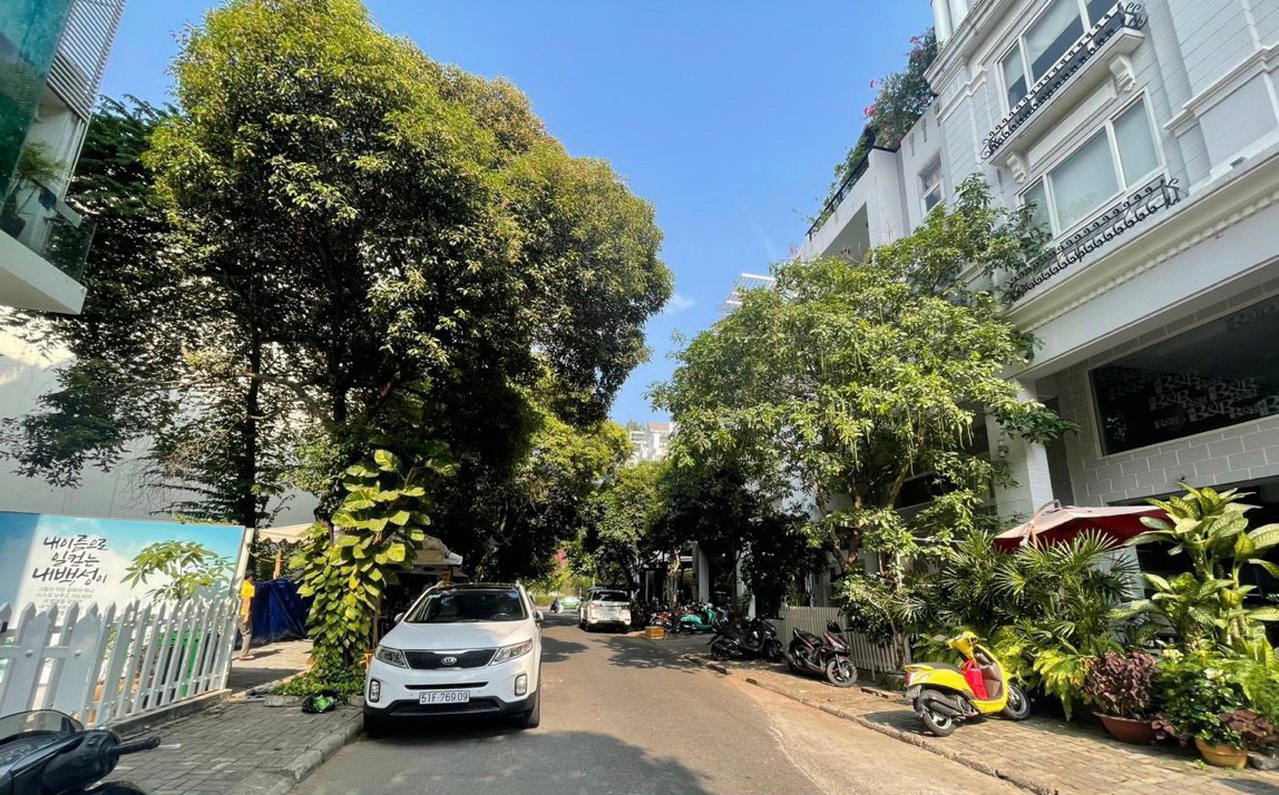 Bán đất Hưng Phước cạnh trường Võ Thị Sáu. Thích hợp làm văn phòng hoặc ở. Giá tốt trong khu vực. Liên Hệ: hotline Em Thành luân