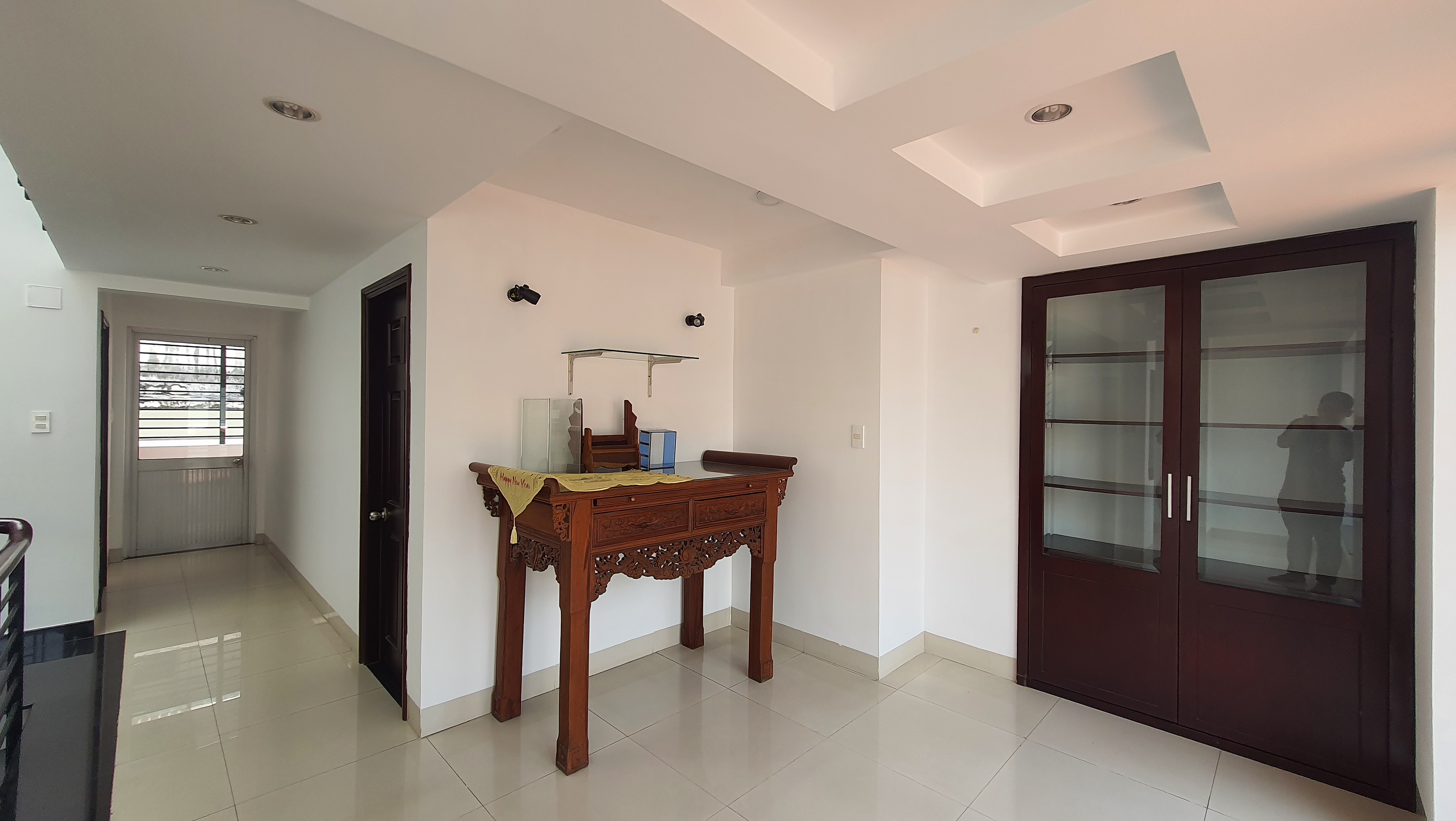 Cho thuê nhà phố kinh doanh Hưng Gia Hưng Phước Phú Mỹ Hưng. Diện tích 6x18,5m. Trệt, lửng, 3 lầu. Nhà trống, 5 phòng . Thích hợp vừa ở vừa làm văn phòng. Gía chỉ: 45tr tháng Quý khách xem nhà liên hệ: hotline Ngọc Thư - 3532