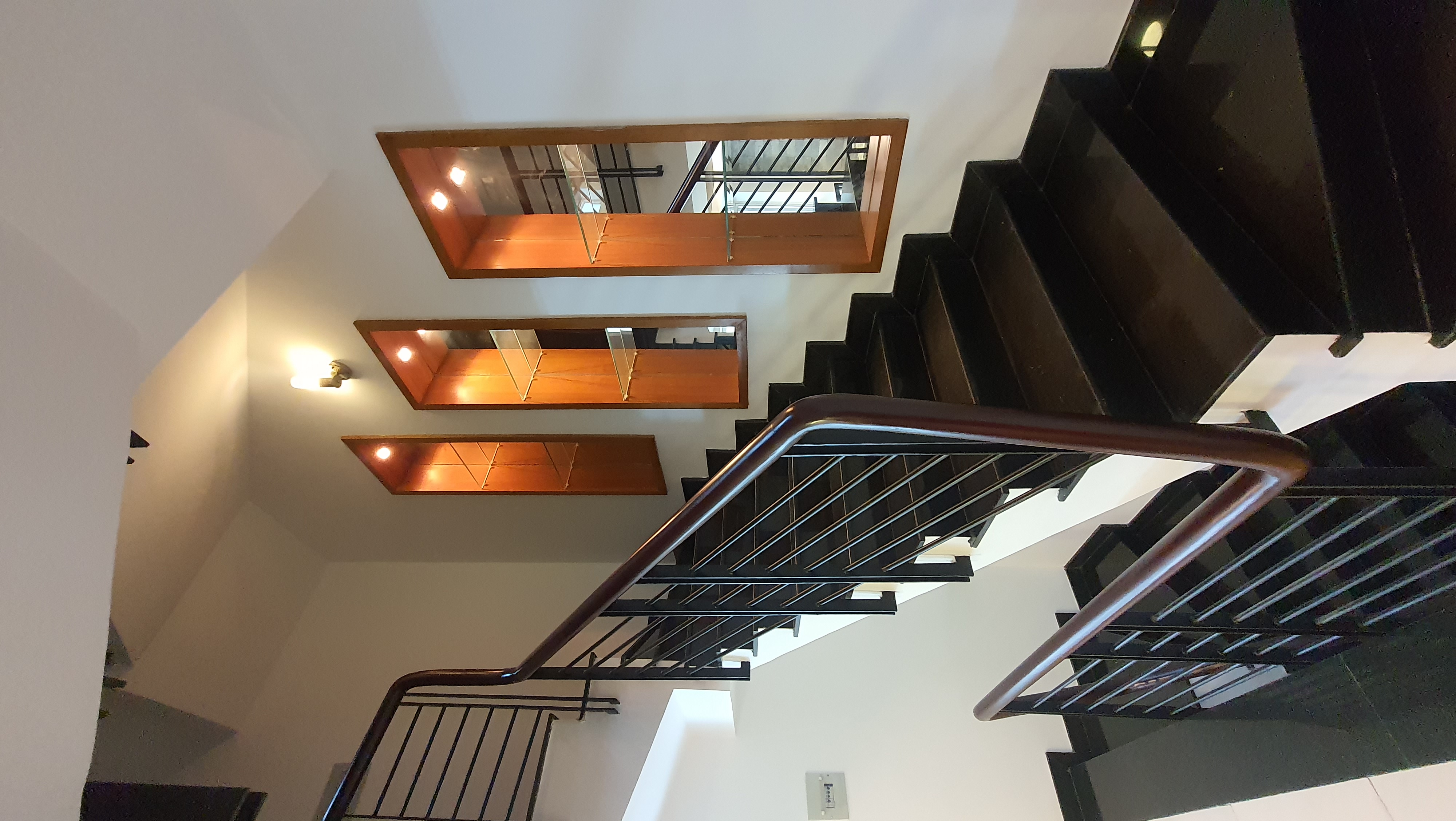 Cho thuê nhà phố kinh doanh Hưng Gia Hưng Phước Phú Mỹ Hưng. Diện tích 6x18,5m. Trệt, lửng, 3 lầu. Nhà trống, 5 phòng . Thích hợp vừa ở vừa làm văn phòng. Gía chỉ: 45tr tháng Quý khách xem nhà liên hệ: hotline Ngọc Thư - 3530