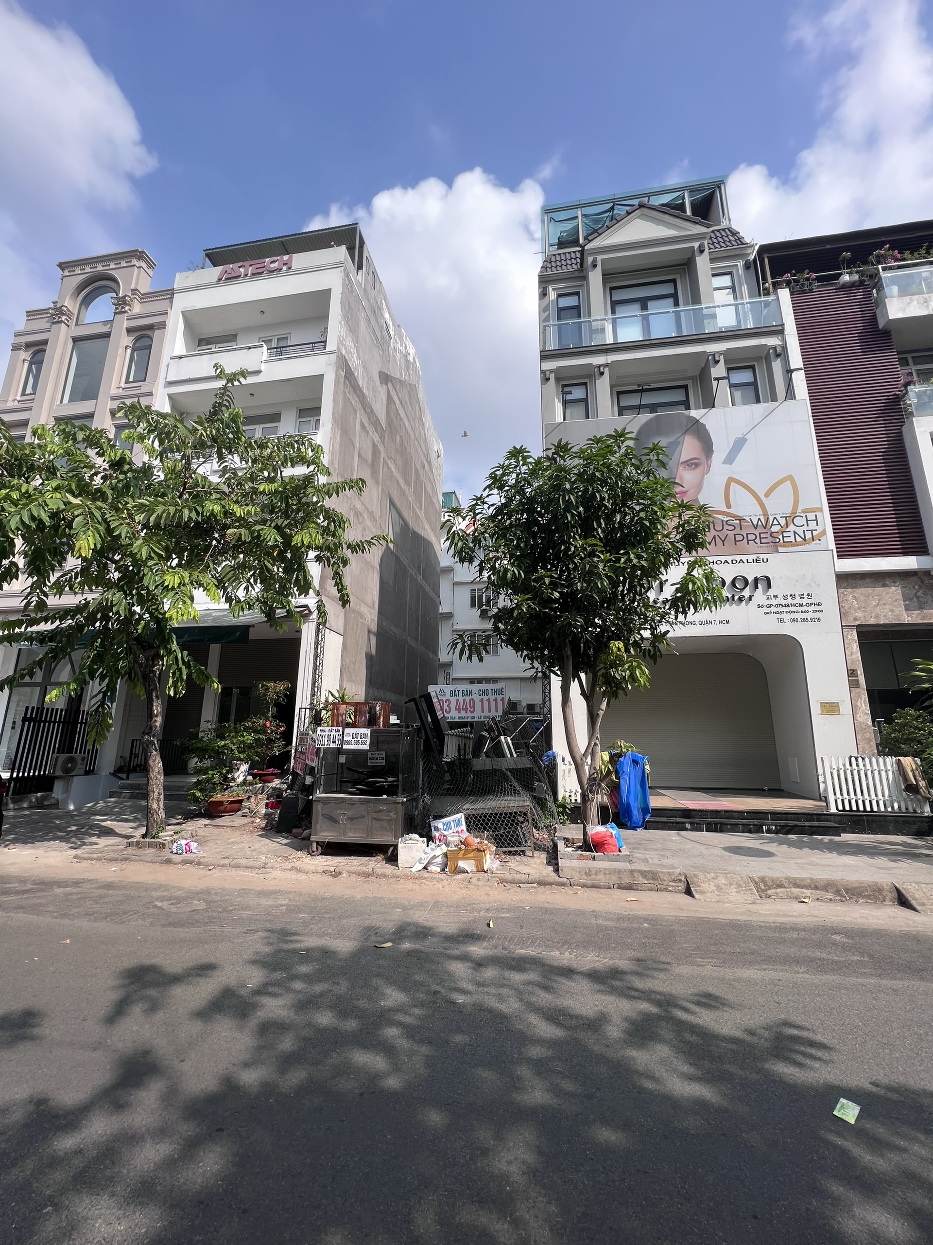 Cần bán đất đường lớn Phan Khiêm Ích. Hướng Nam. Giá 31 tỷ. Liên Hệ: hotline Em Thành Luân