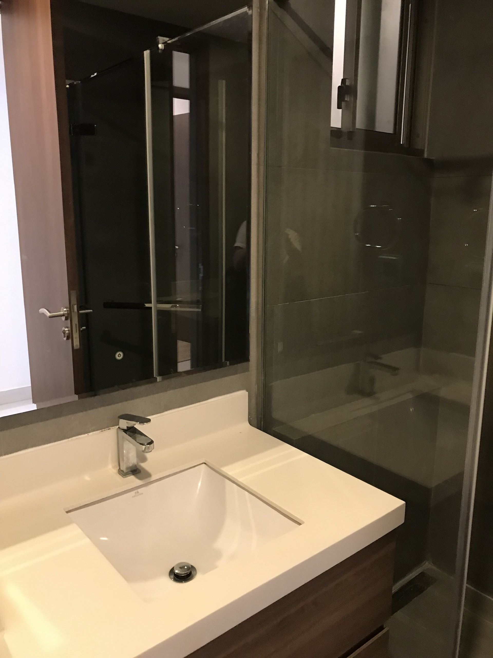 Cần cho thuê căn hộ dịch vụ Midtown The Signature Phú Mỹ Hưng. Diện tích: 80m, 2 phòng ngủ, nội thất đầy đủ cao cấp, giá chỉ 2,3 triệu/ ngày. Quý khách xem phòng liên hệ: hotline Ngọc Thư - 3809